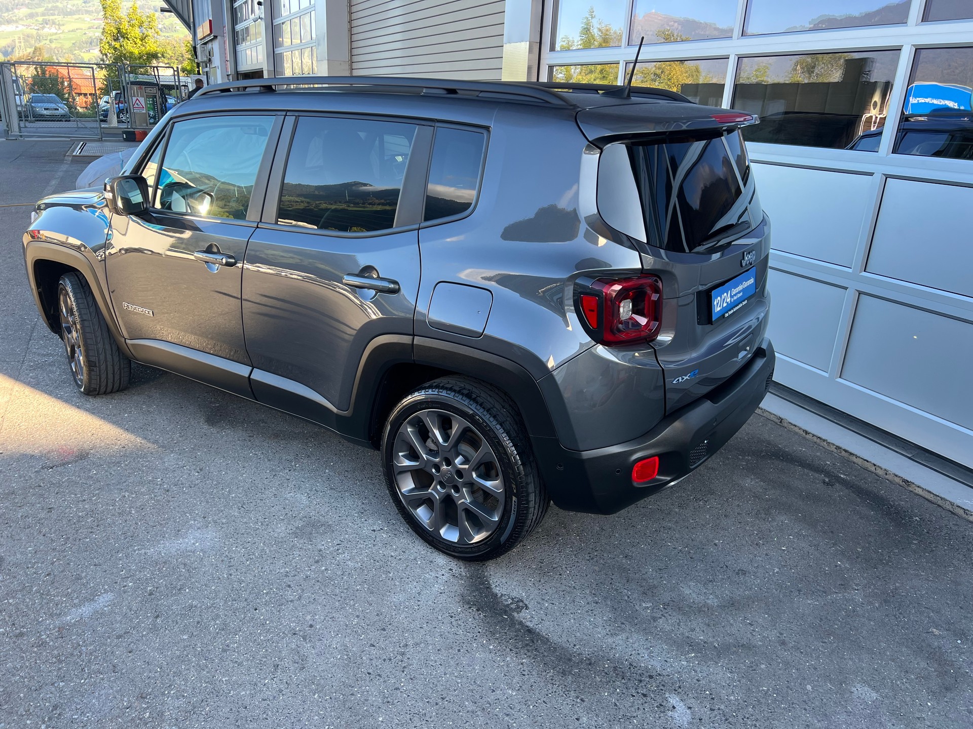 JEEP Renegade 1.3 T 4x4 PHEV Swiss Limited Plus *** CH- Fahrzeug **-image-5