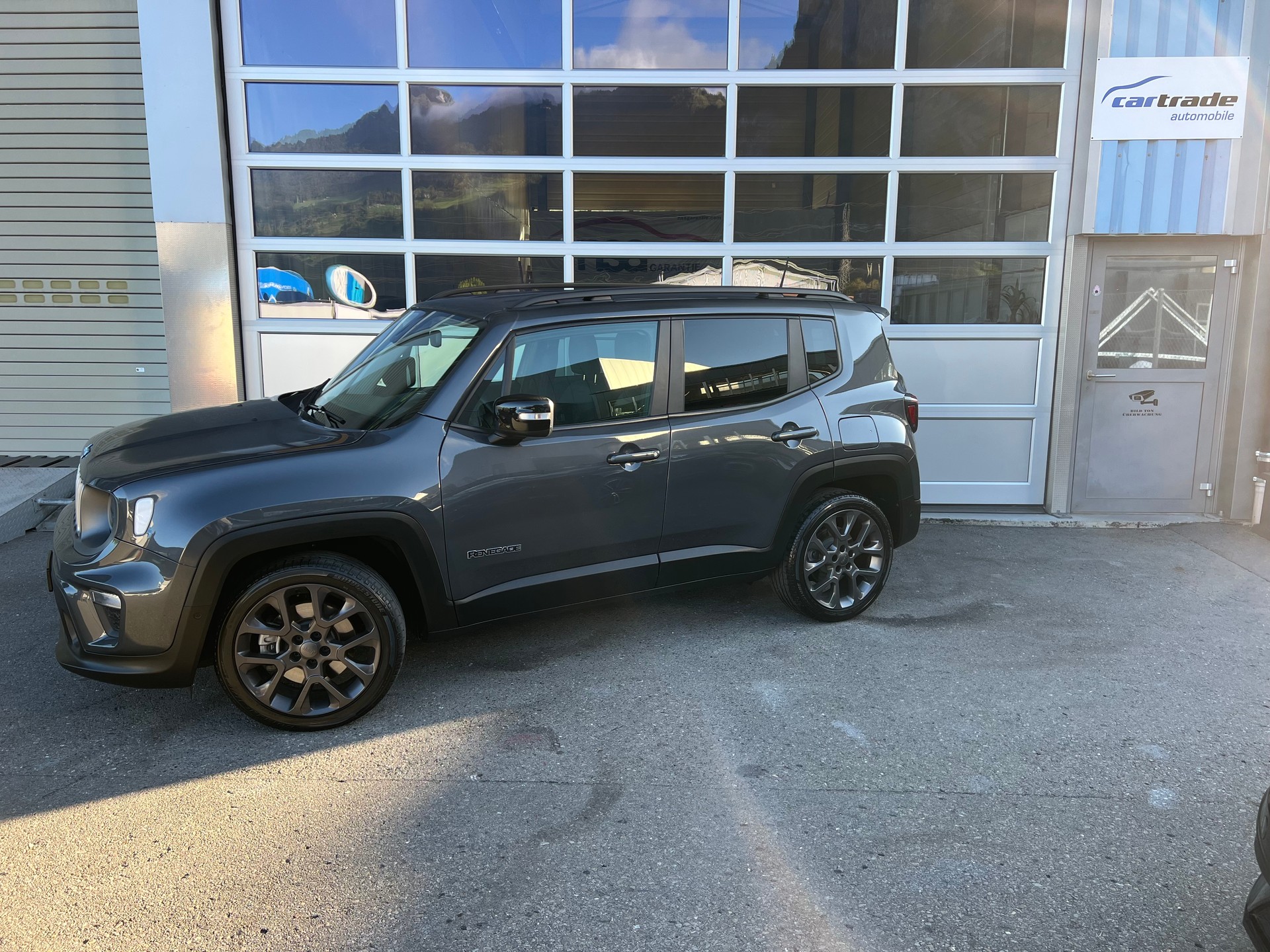 JEEP Renegade 1.3 T 4x4 PHEV Swiss Limited Plus *** CH- Fahrzeug **-image-2