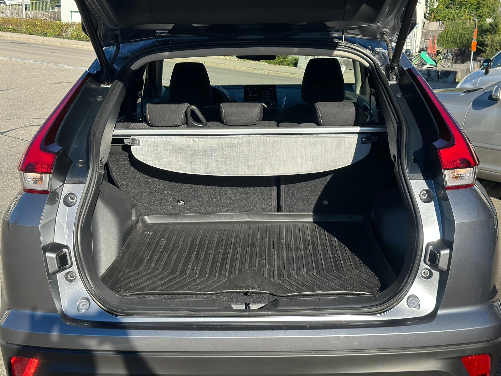 MITSUBISHI Eclipse Cross 2.4 PHEV Inform 4WD-image-15