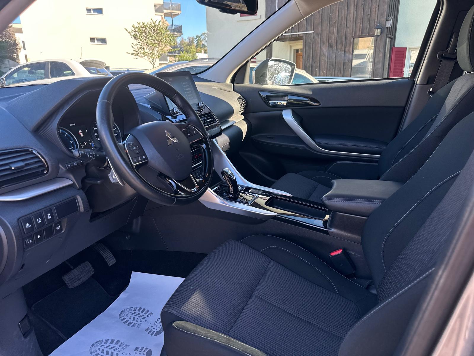 MITSUBISHI Eclipse Cross 2.4 PHEV Inform 4WD-image-8
