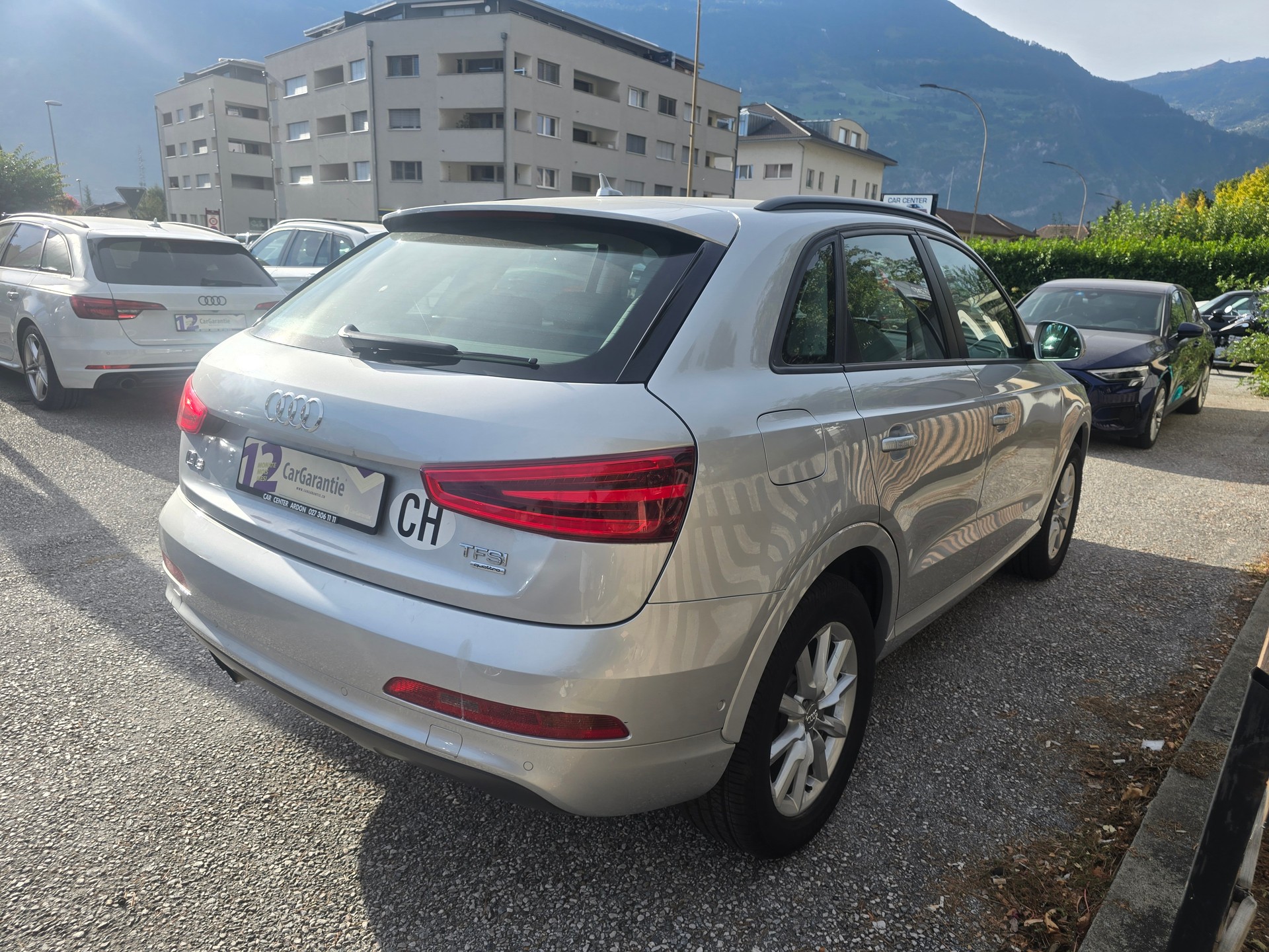 AUDI Q3 2.0 TFSI quattro-image-5