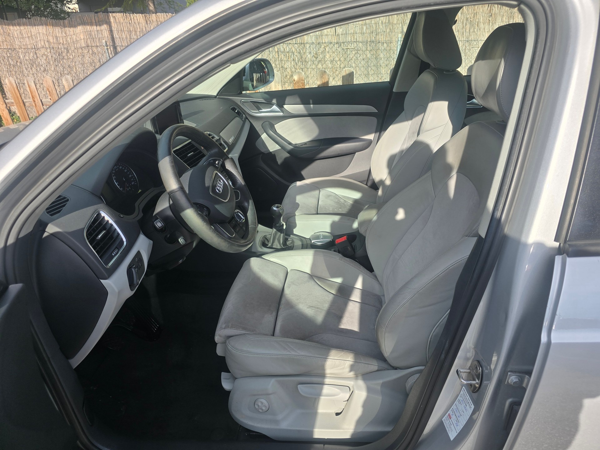AUDI Q3 2.0 TFSI quattro-image-8