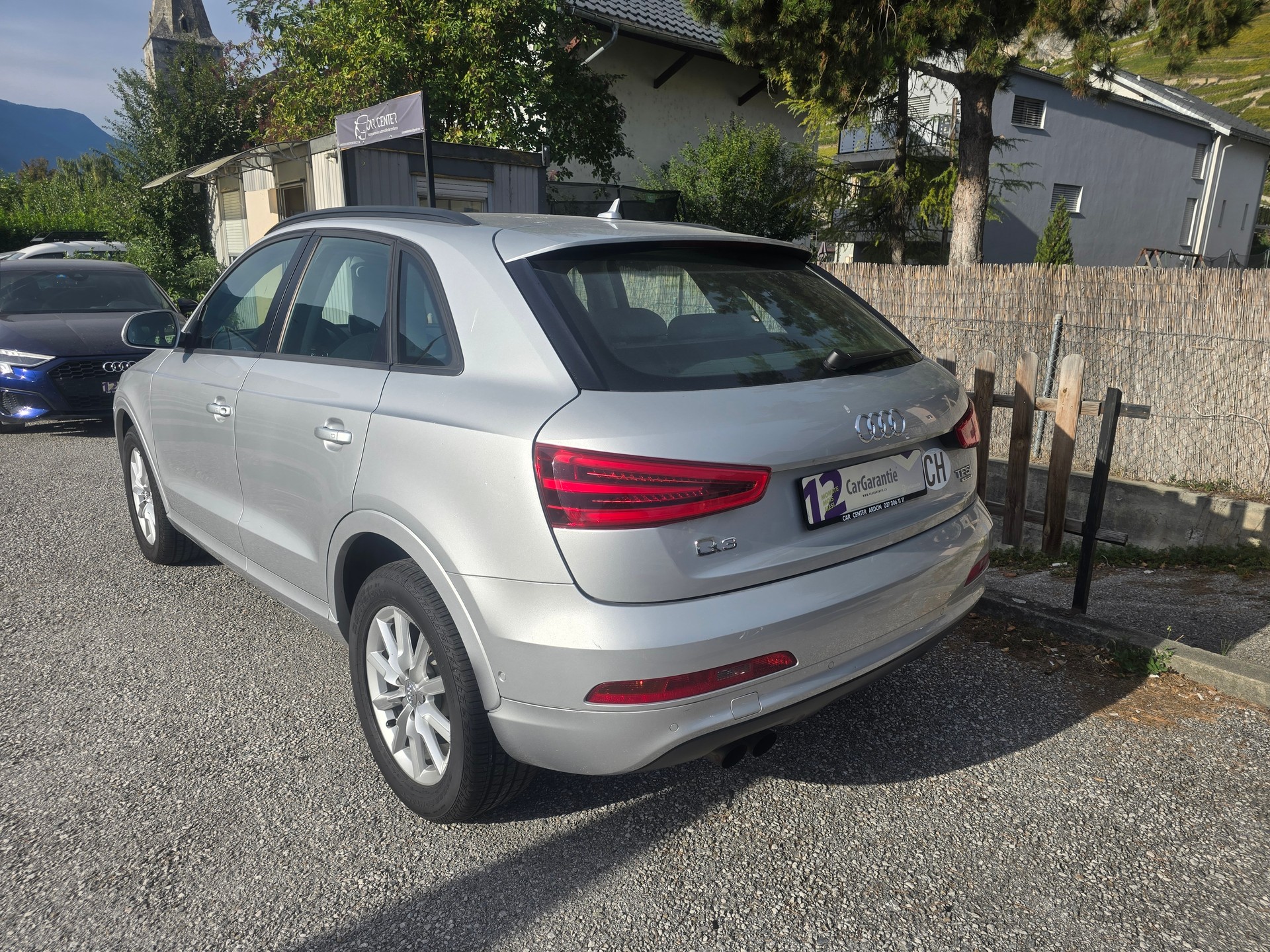 AUDI Q3 2.0 TFSI quattro-image-3