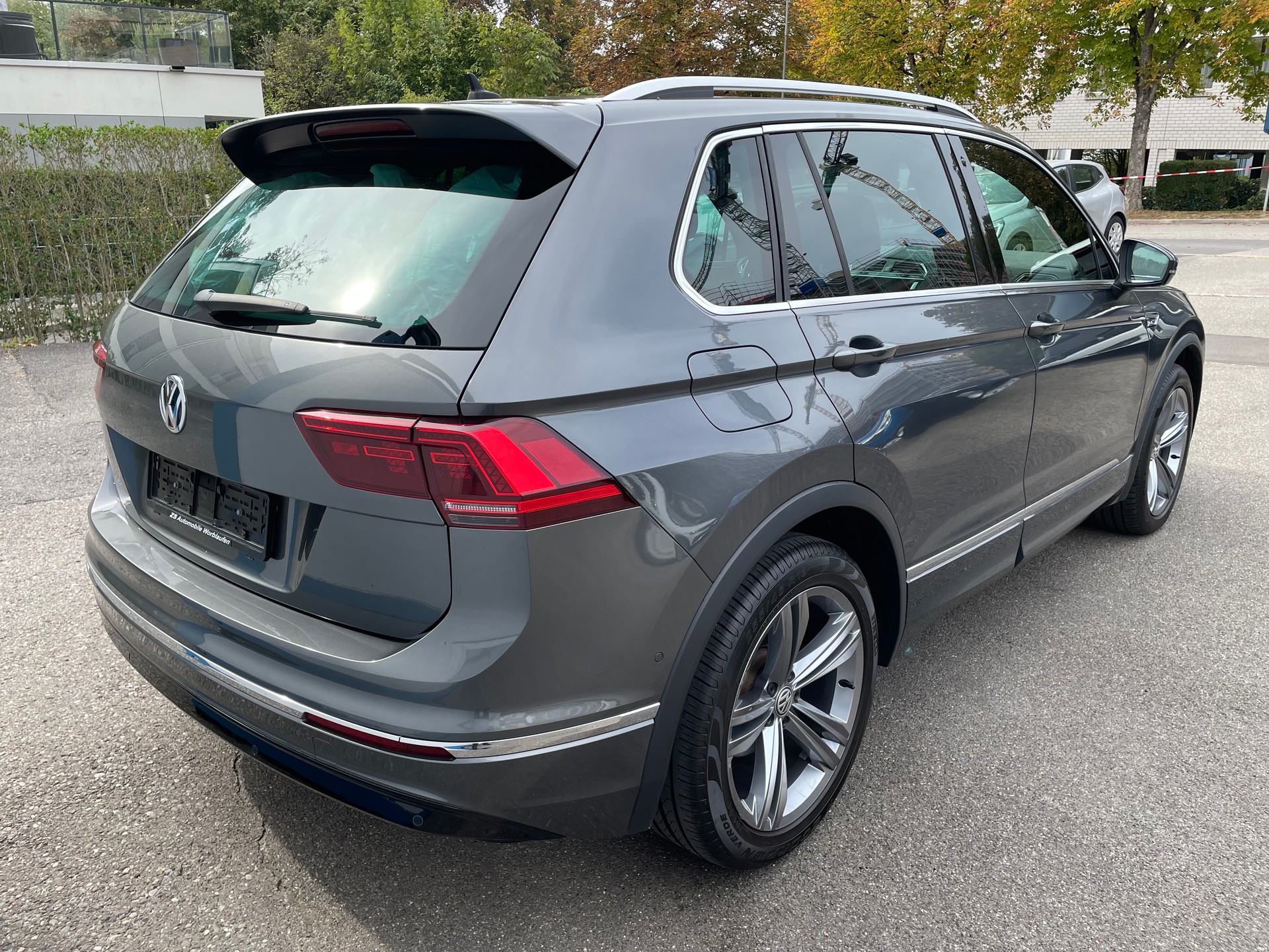 VW Tiguan 2.0TSI R-Line 4Motion DSG-image-3