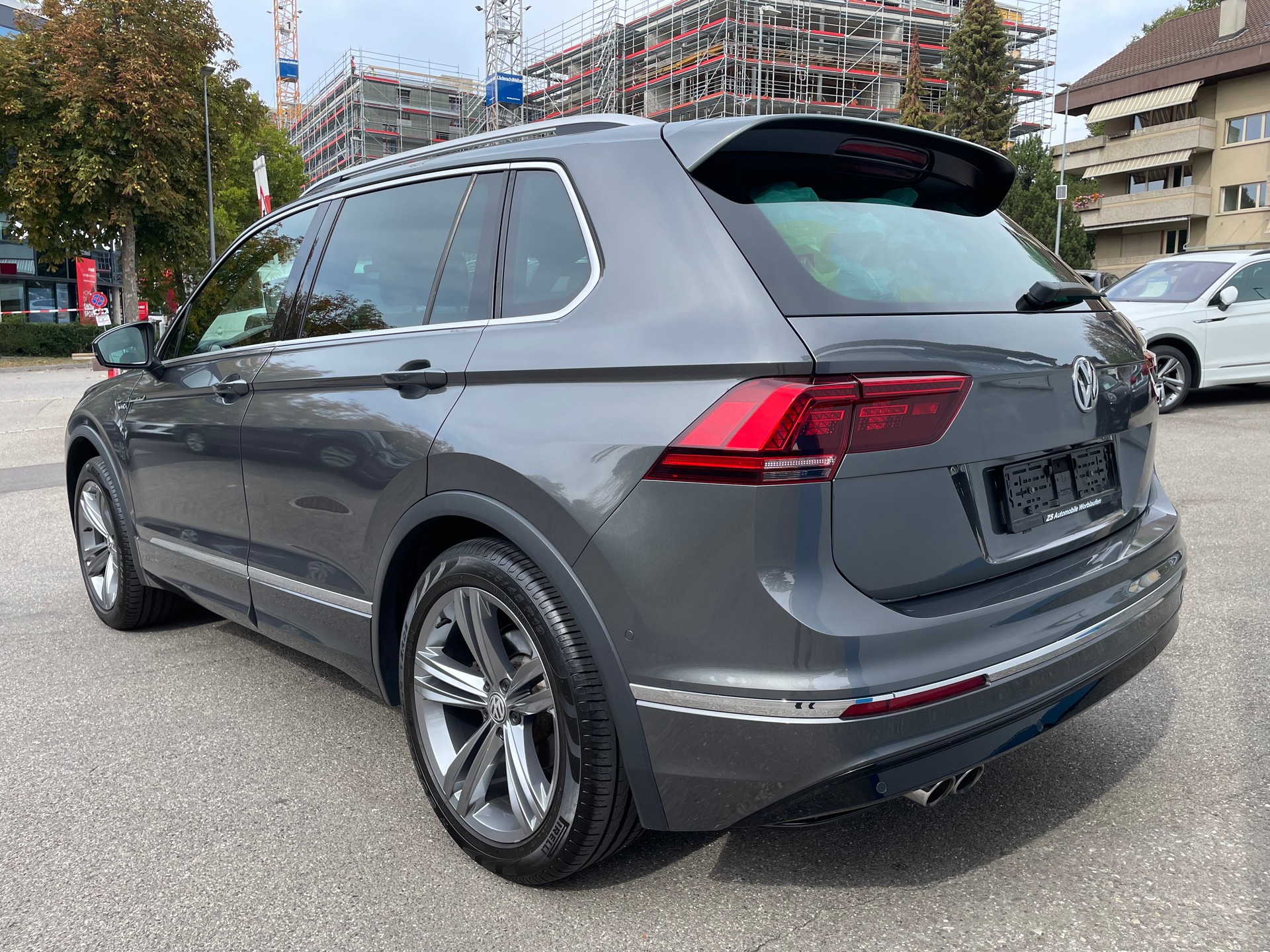VW Tiguan 2.0TSI R-Line 4Motion DSG-image-2