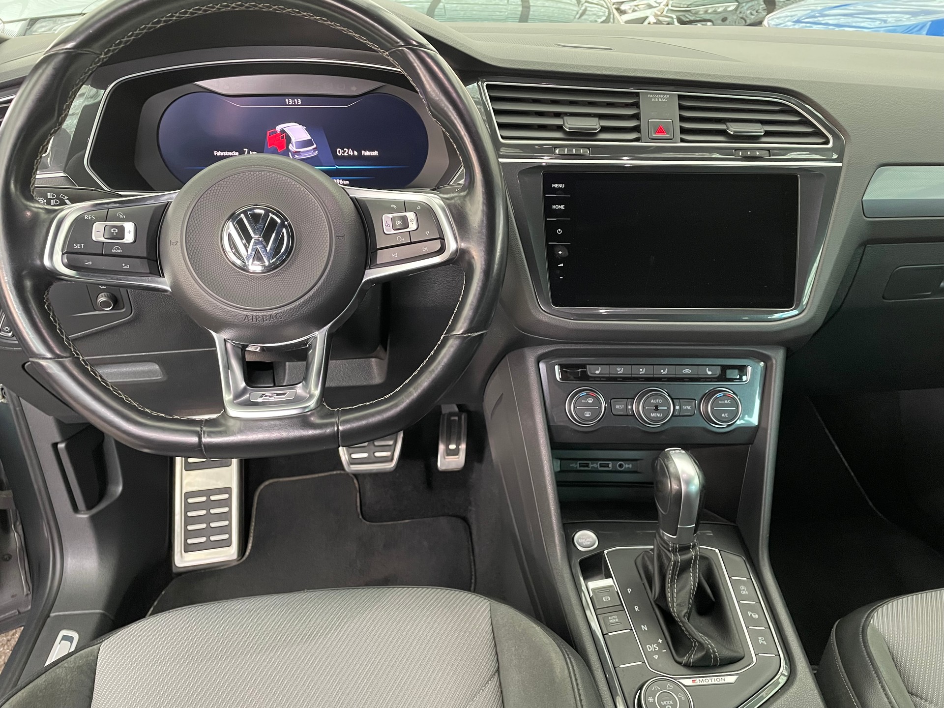 VW Tiguan 2.0TSI R-Line 4Motion DSG-image-9