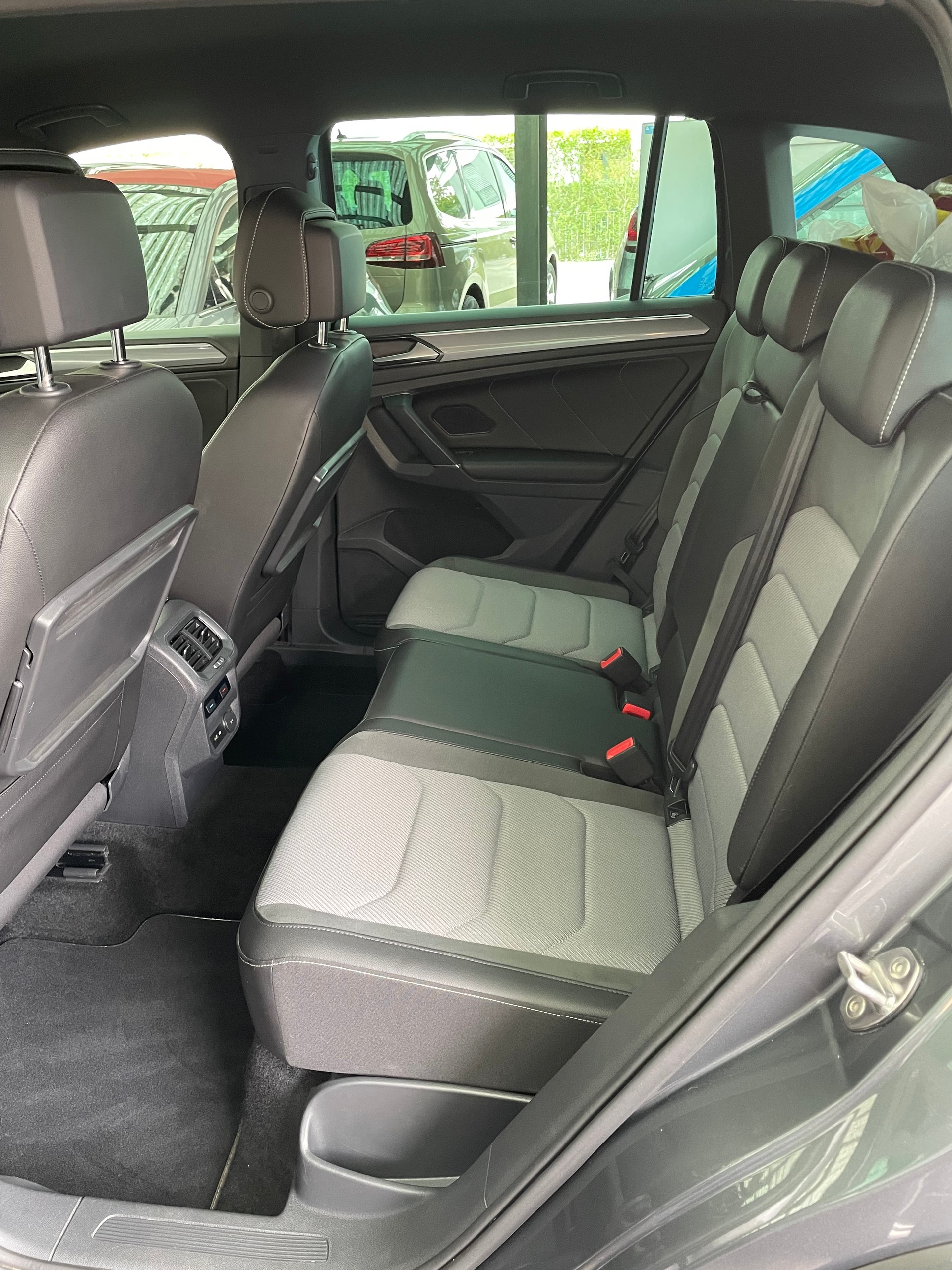 VW Tiguan 2.0TSI R-Line 4Motion DSG-image-8