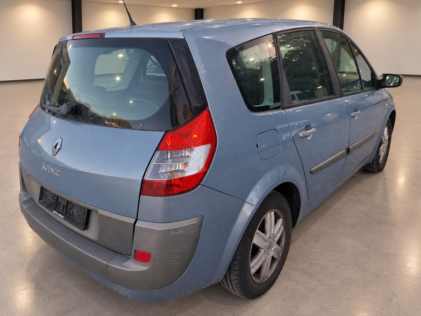 RENAULT Grand Scénic 2.0 16V Authentique Confort-image-6