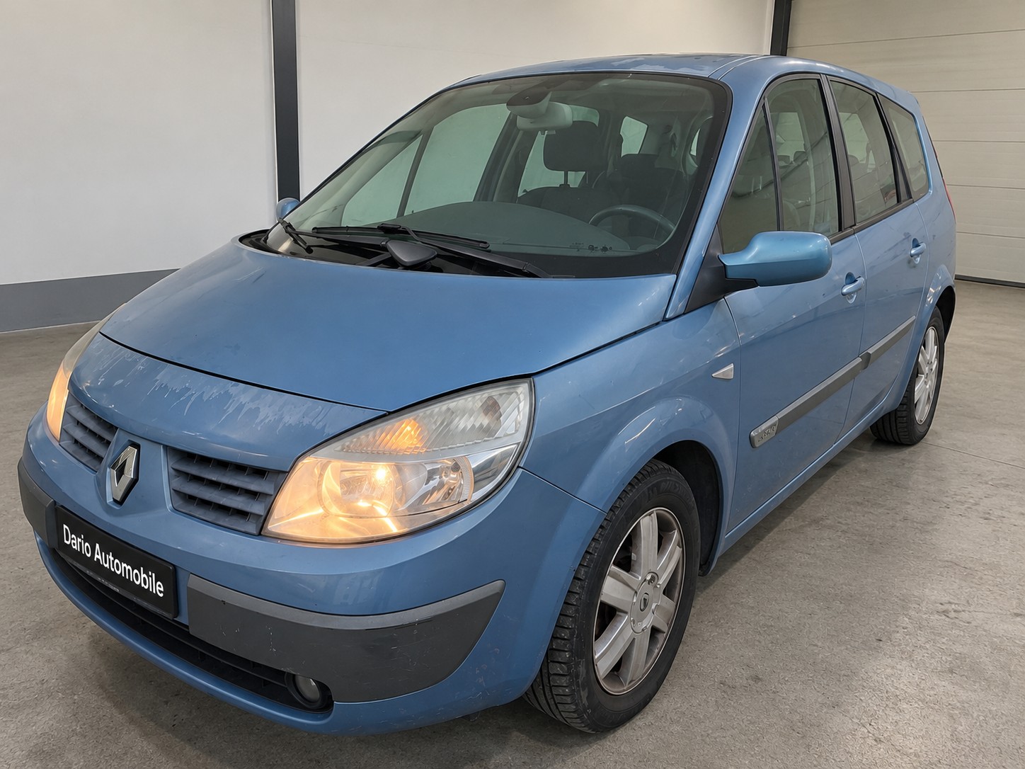 RENAULT Grand Scénic 2.0 16V Authentique Confort-image-0