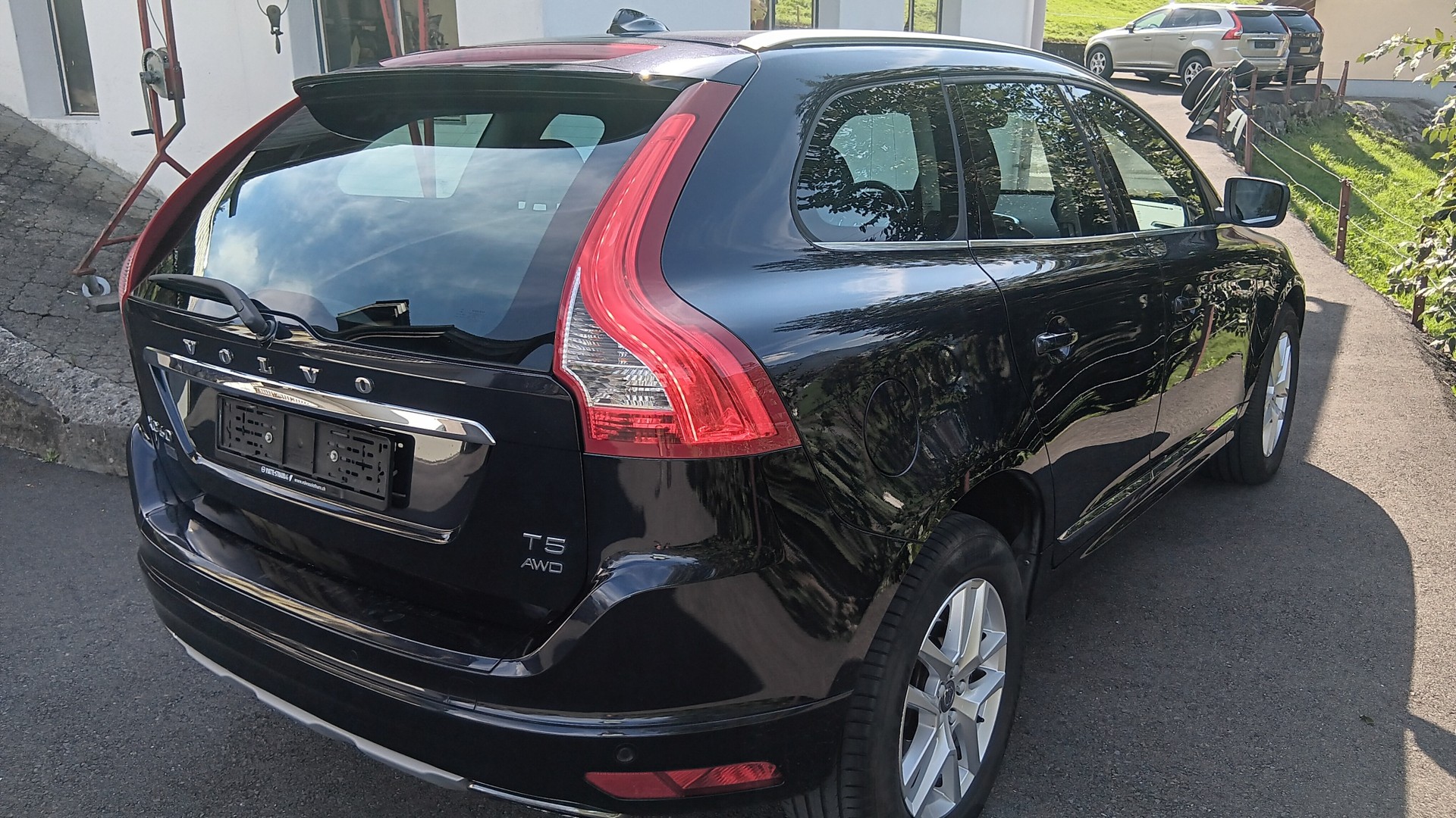 VOLVO XC60 T5 AWD Executive Geartronic-image-2