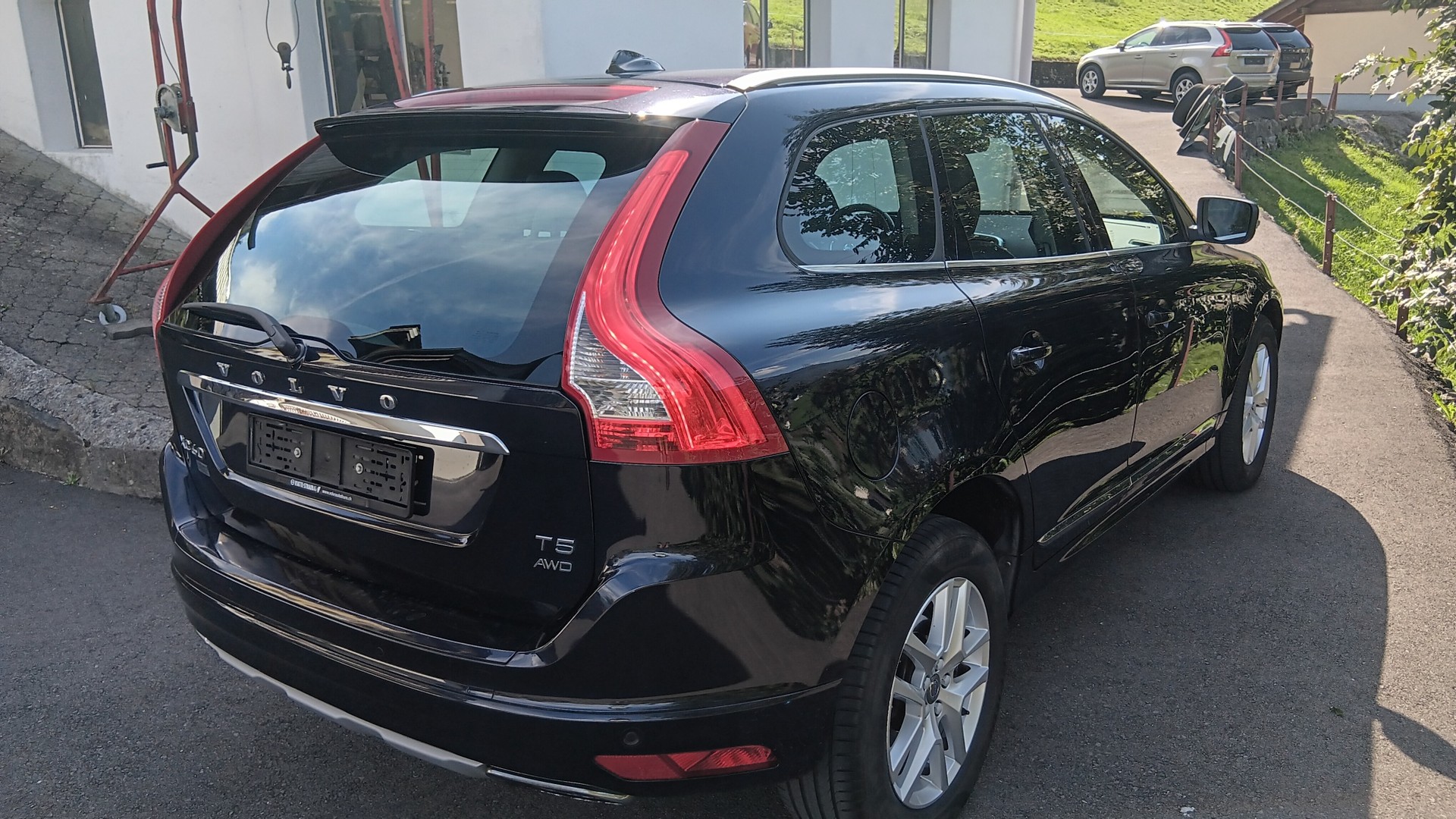 VOLVO XC60 T5 AWD Executive Geartronic-image-3