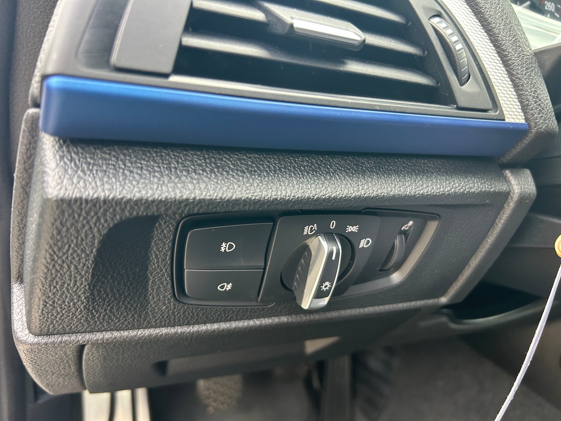 BMW 120d xDrive Sport Line-image-11