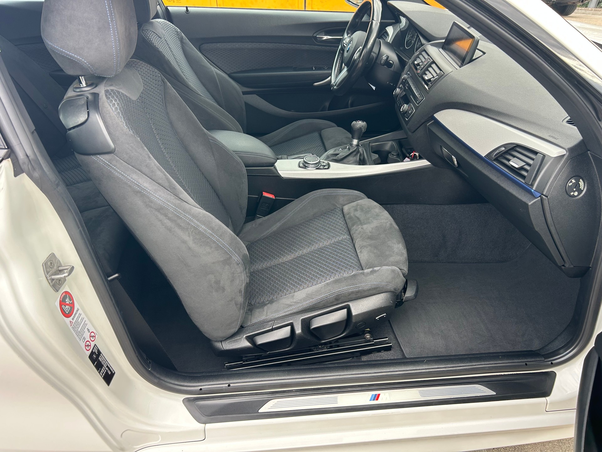 BMW 120d xDrive Sport Line-image-6