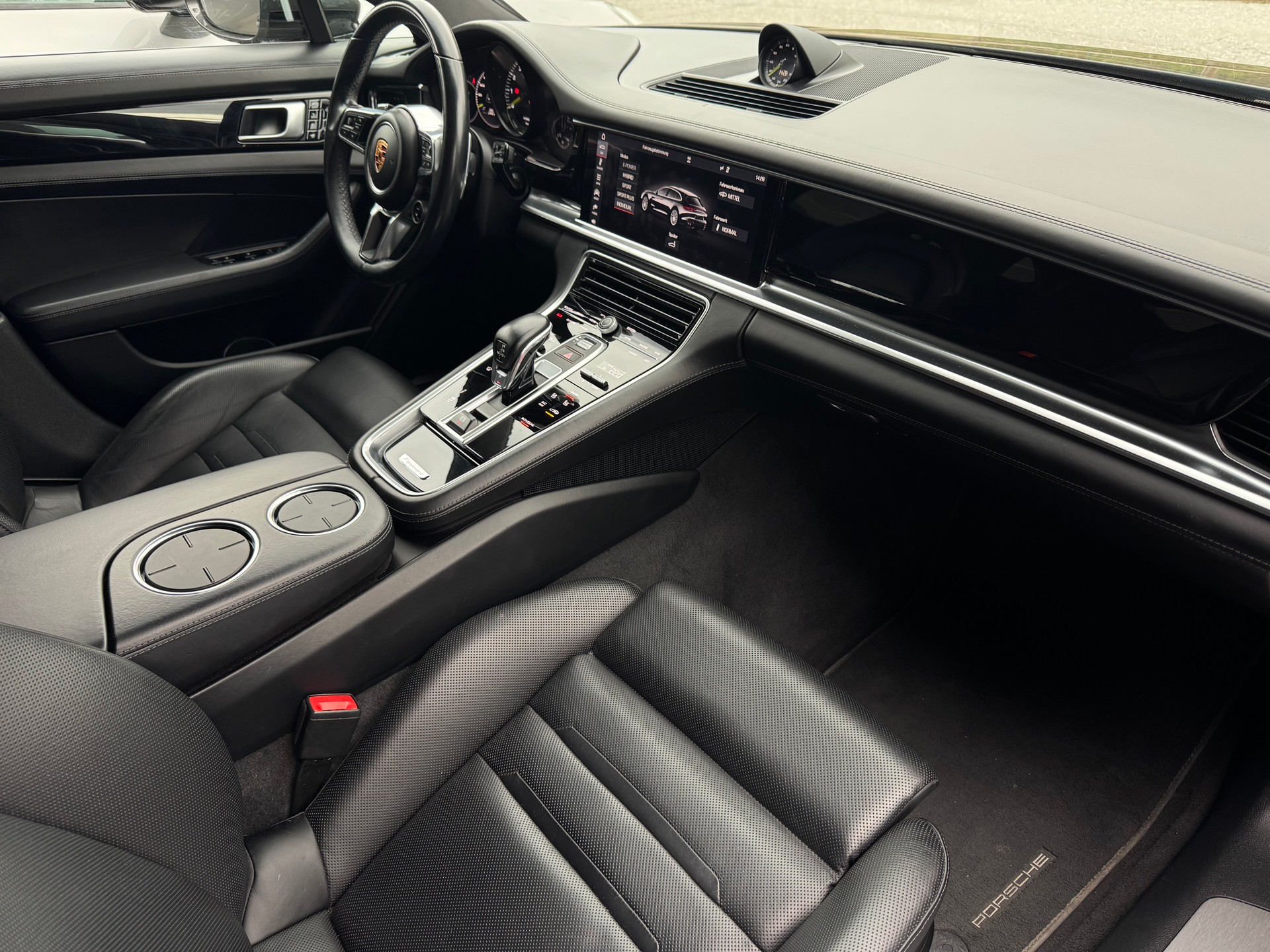 PORSCHE Panamera 4 E-Hybrid Sport Turismo PDK-image-13