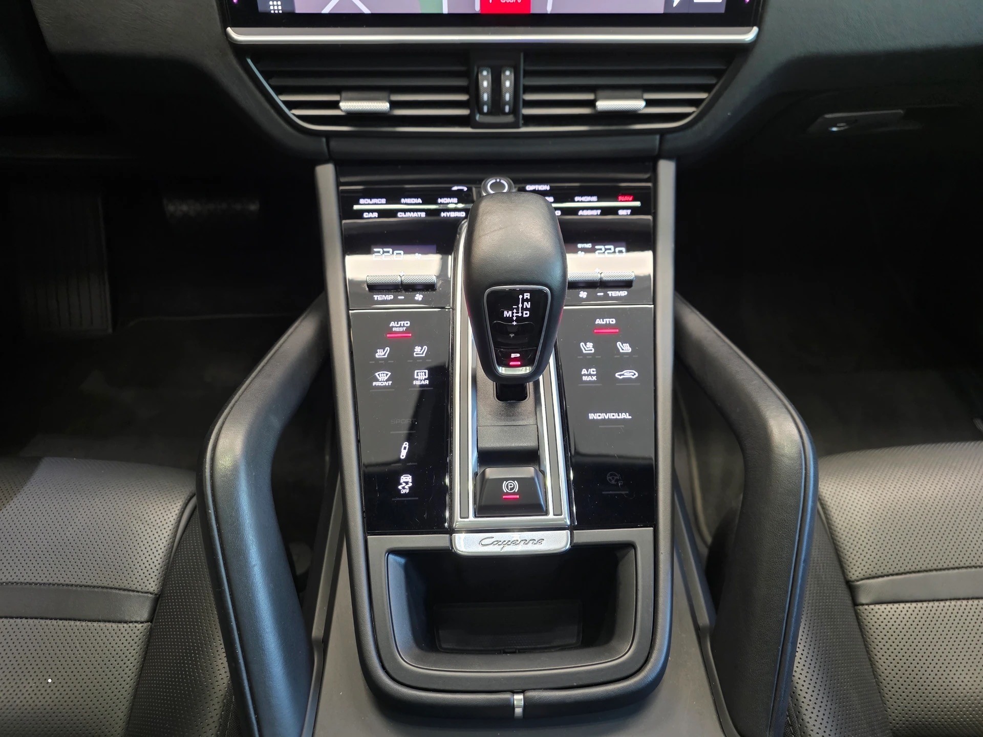 PORSCHE Cayenne Coupé 3.0 V6 E-Hybrid-image-9