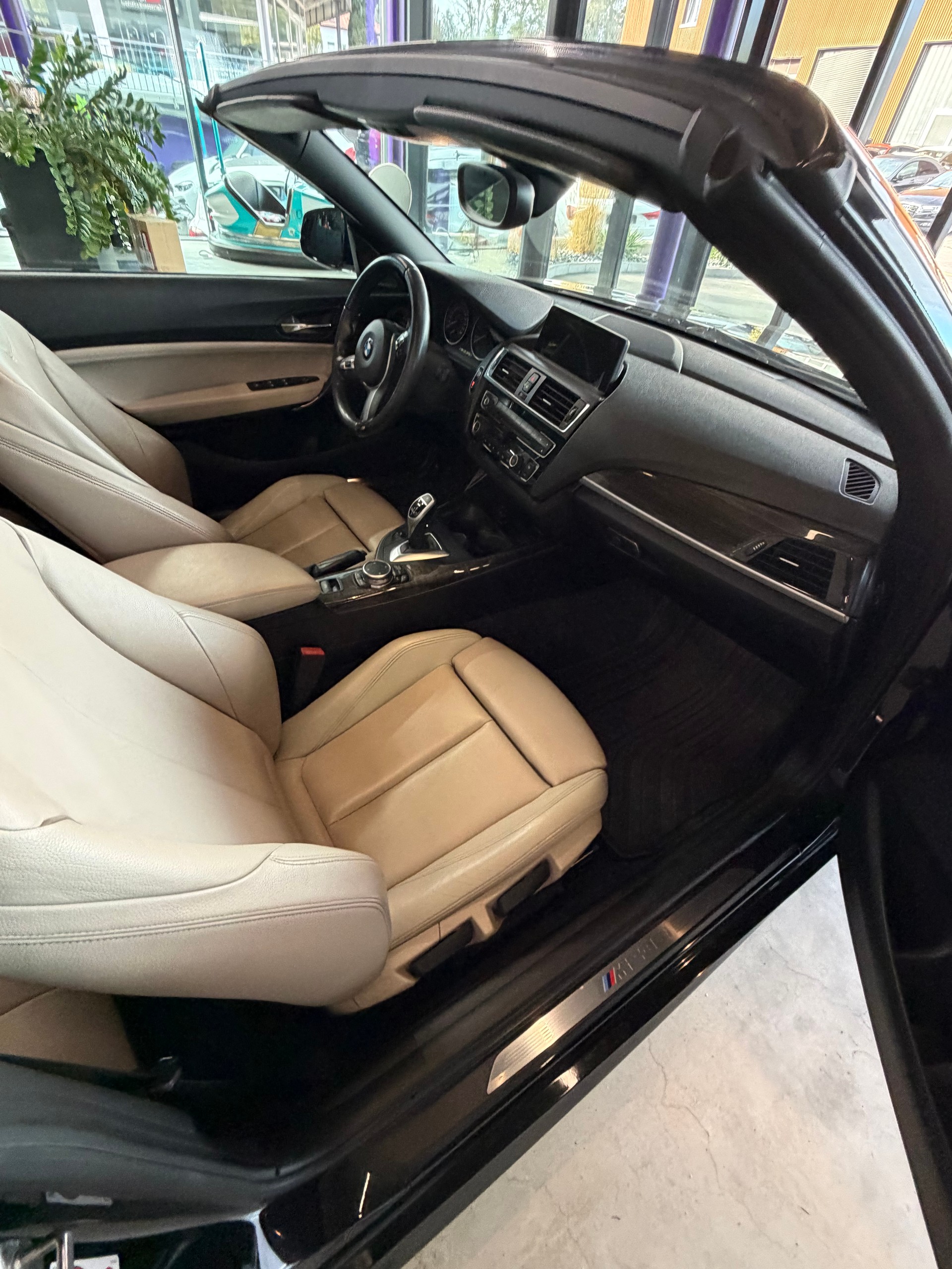 BMW M235i Steptronic-image-10