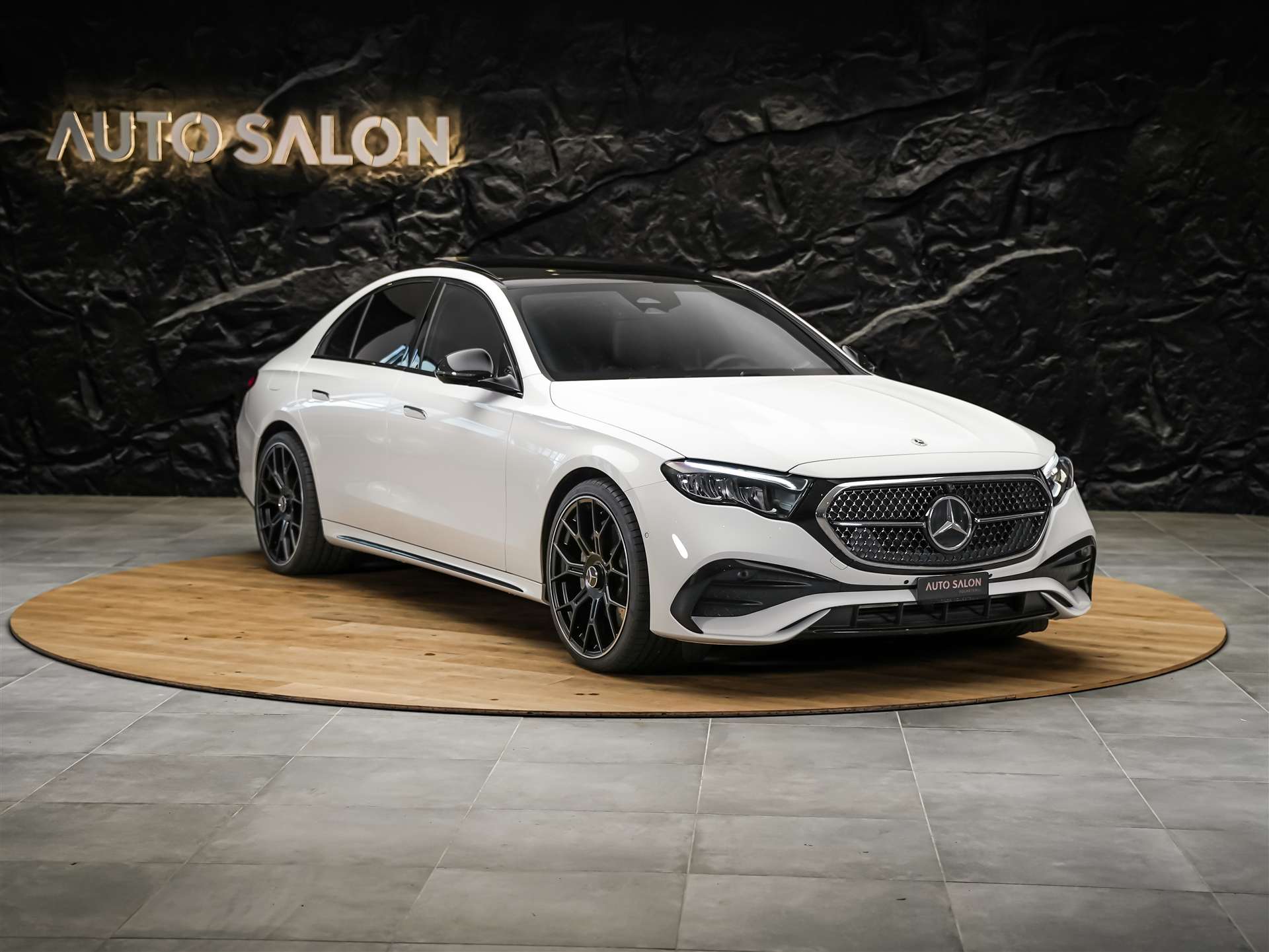 MERCEDES-BENZ E 220 AMG Line d 9G-Tronic *Werksgarantie*21" Felgen*Panorama*Lenkradheizung*-image-5
