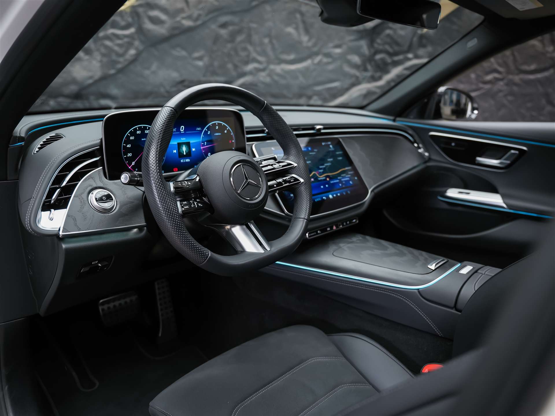 MERCEDES-BENZ E 220 AMG Line d 9G-Tronic *Werksgarantie*21" Felgen*Panorama*Lenkradheizung*-image-7