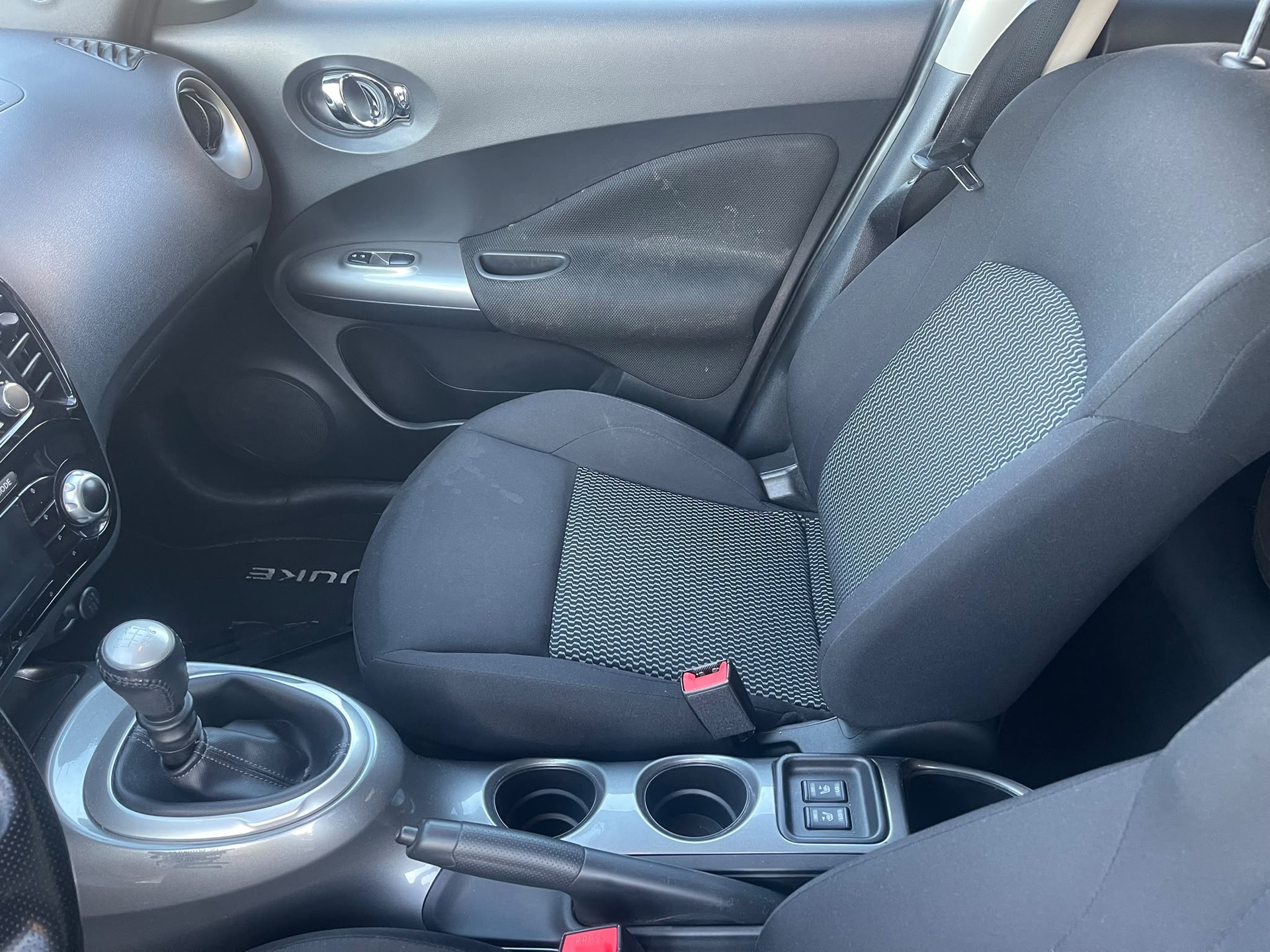 NISSAN Juke 1.2 DIG-T N-Connecta-image-6