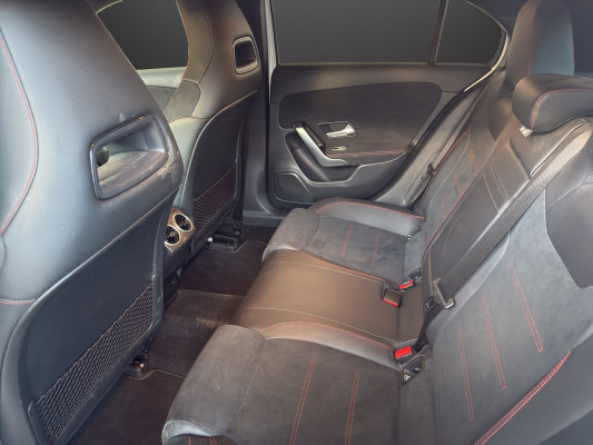 MERCEDES-BENZ A 180 Night Star AMG Line-image-6