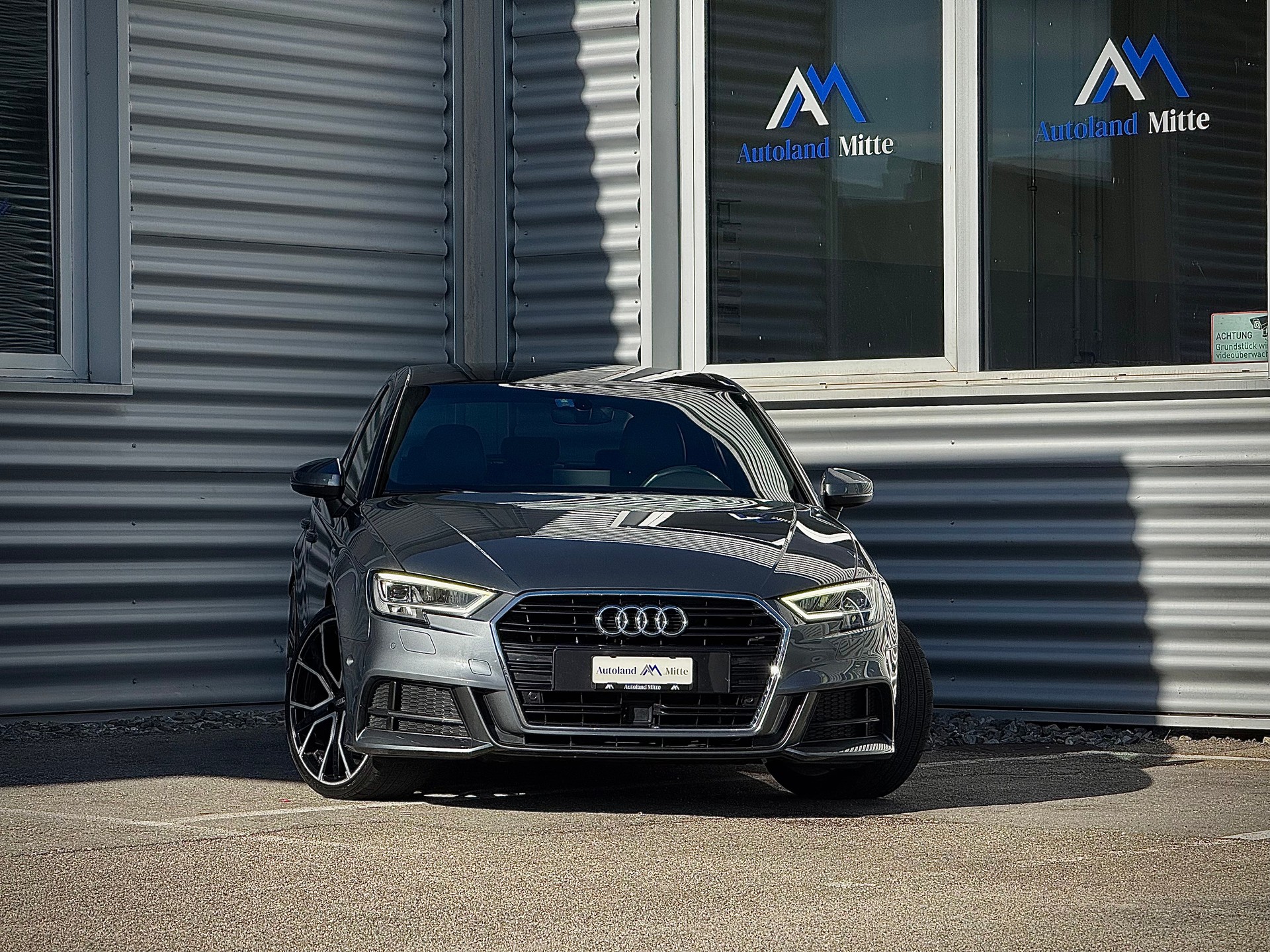 AUDI A3 Sportback 1.5 TFSI S-tronic Design-image-0