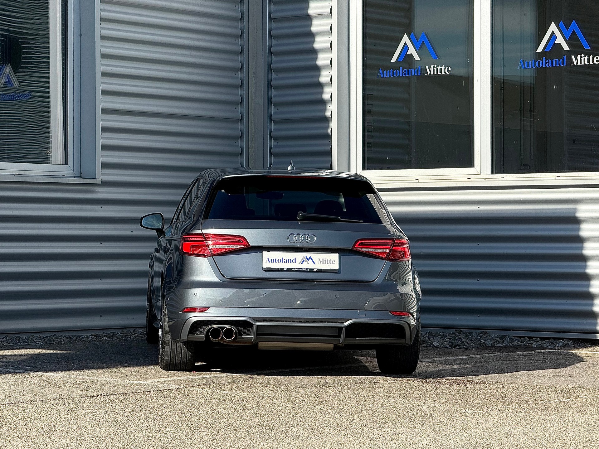 AUDI A3 Sportback 1.5 TFSI S-tronic Design-image-3