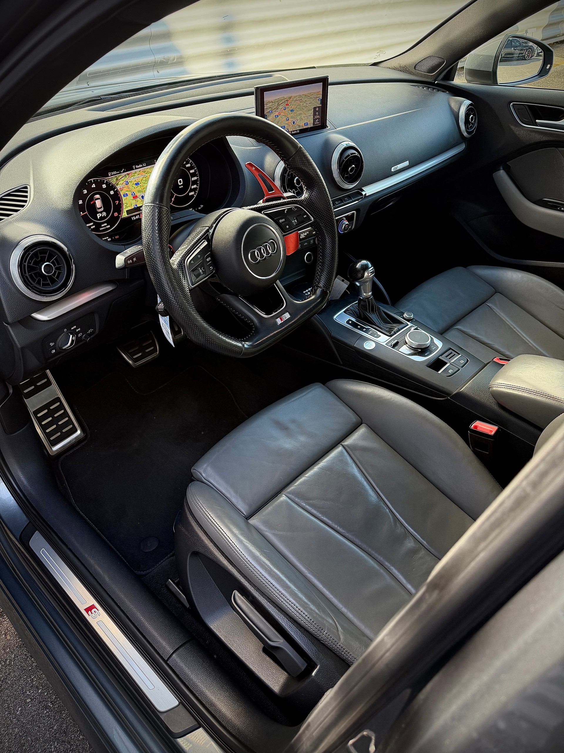 AUDI A3 Sportback 1.5 TFSI S-tronic Design-image-4