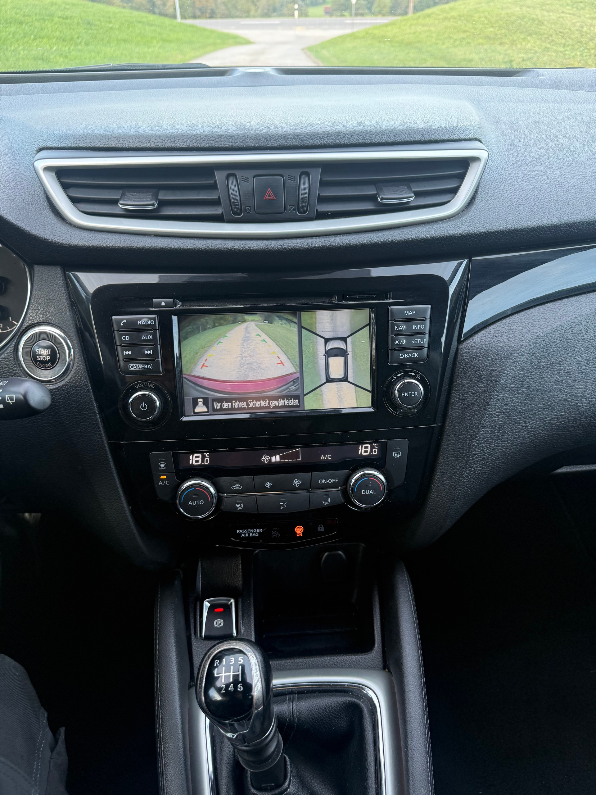 NISSAN Qashqai 1.2 DIG-T N-Connecta-image-11