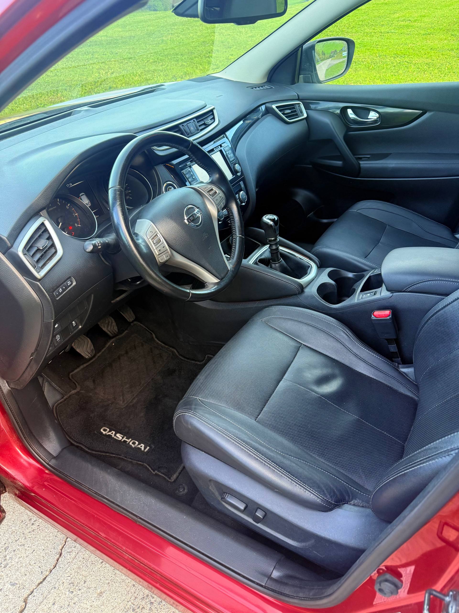 NISSAN Qashqai 1.2 DIG-T N-Connecta-image-10