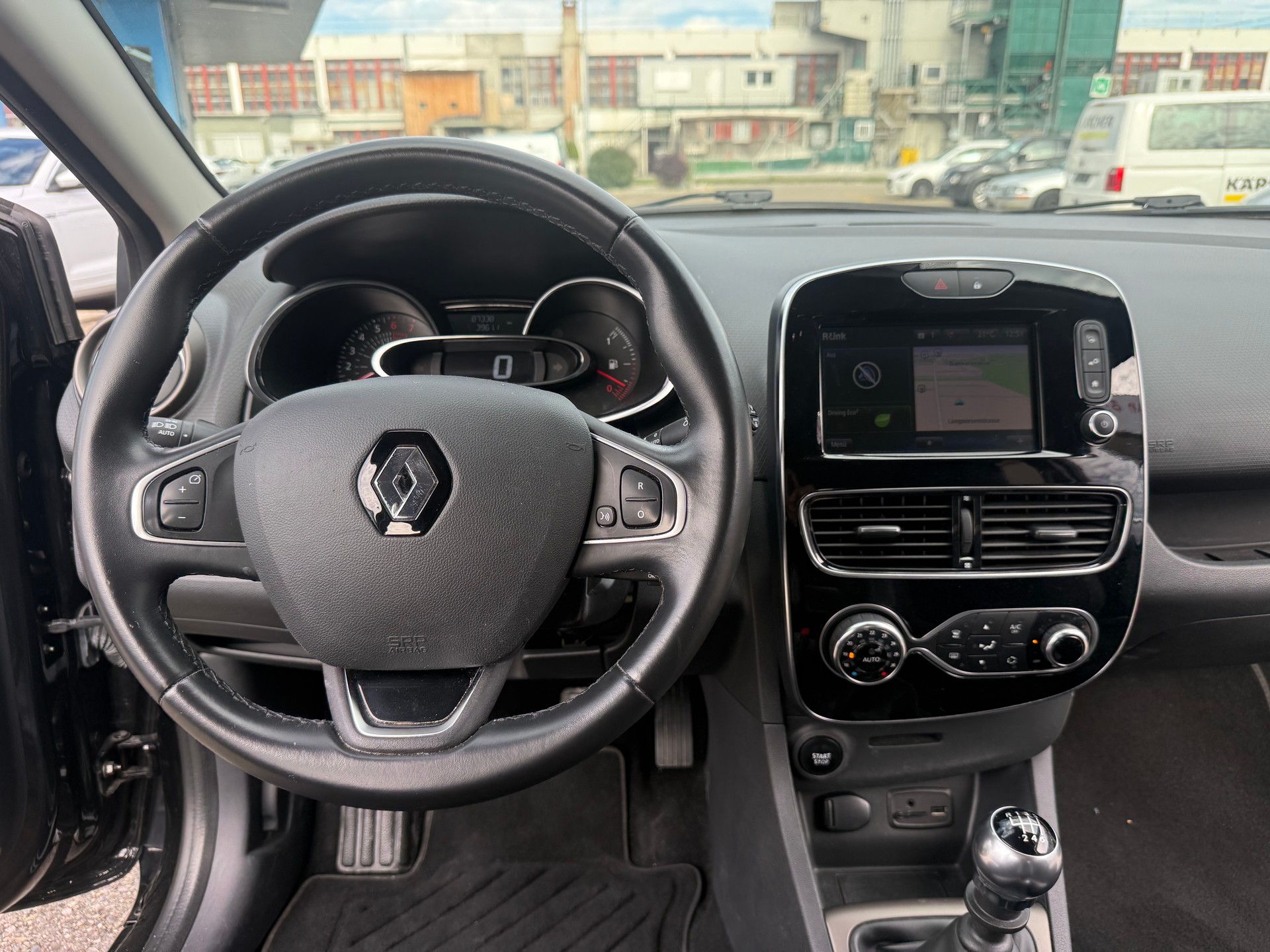 RENAULT Clio 1.2 16V T Intens-image-2