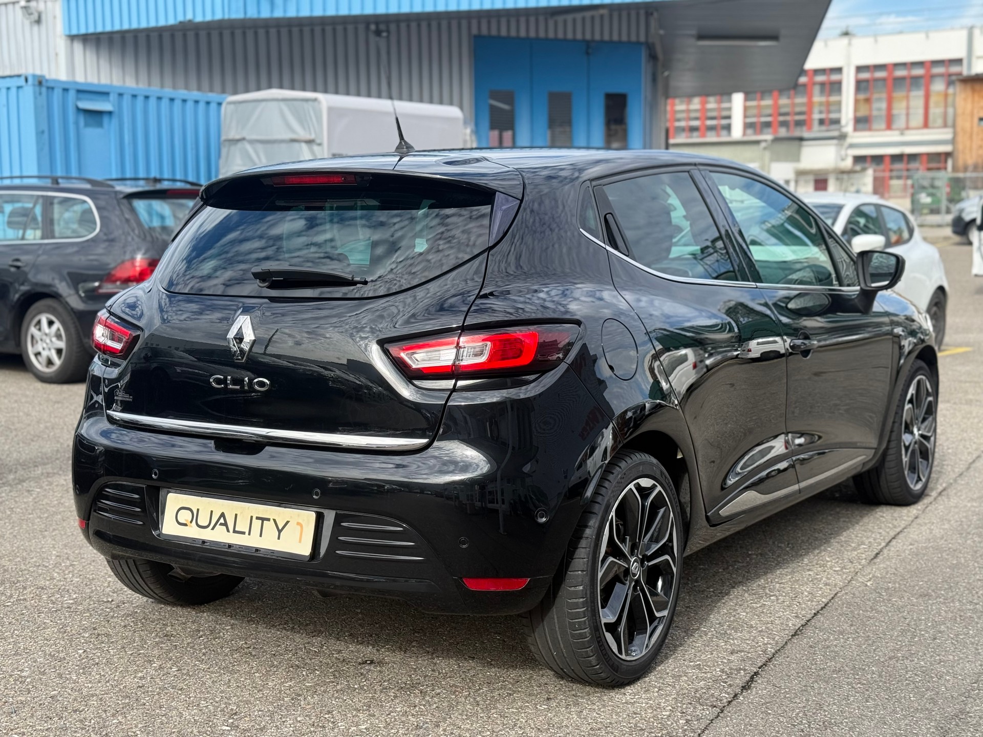 RENAULT Clio 1.2 16V T Intens-image-12
