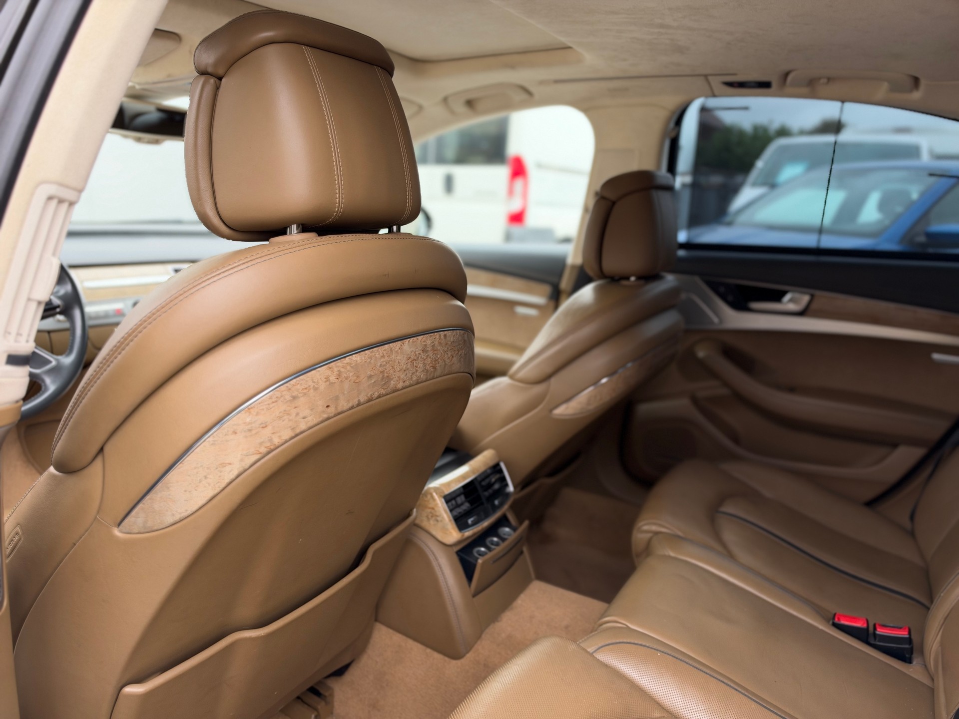 AUDI A8 4.2 TDI quattro tiptronic-image-11