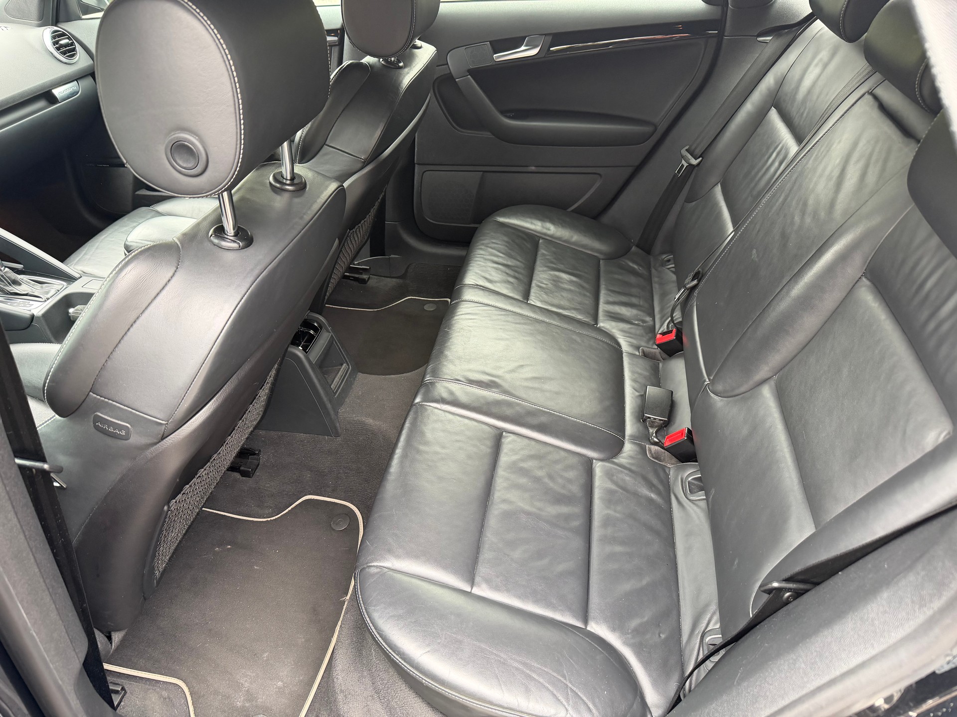 AUDI RS3 Sportback 2.5 TFSI quattro S-tronic-image-12