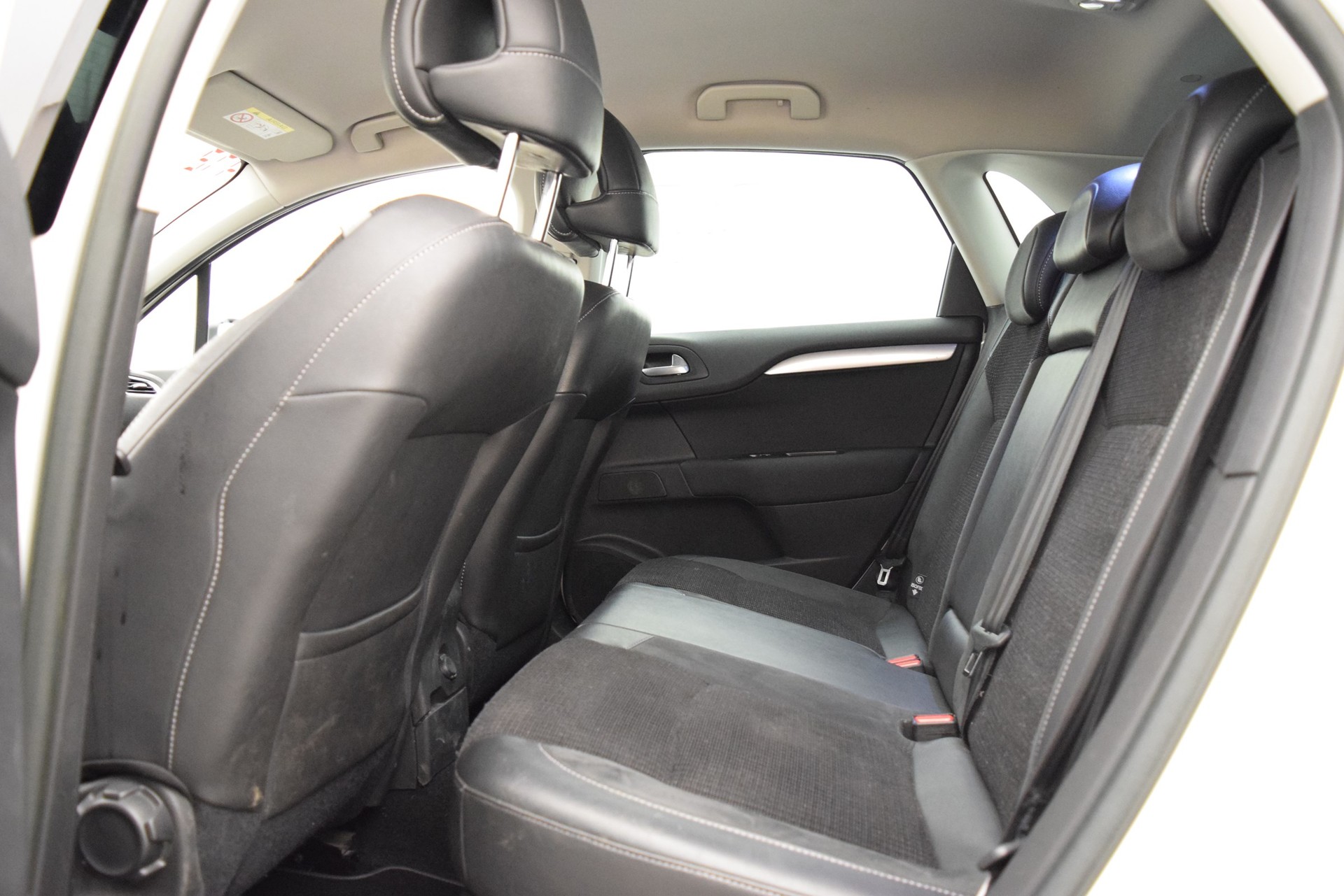 CITROEN C4 1.6 HDi SST Exclusive-image-10