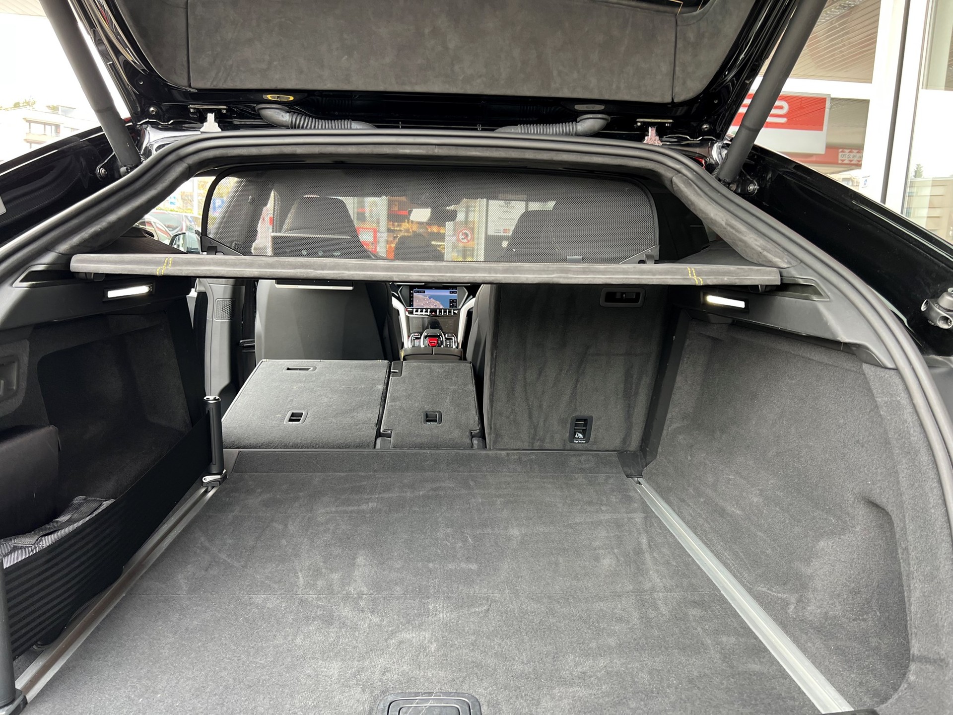 LAMBORGHINI Urus E-Gear-image-18