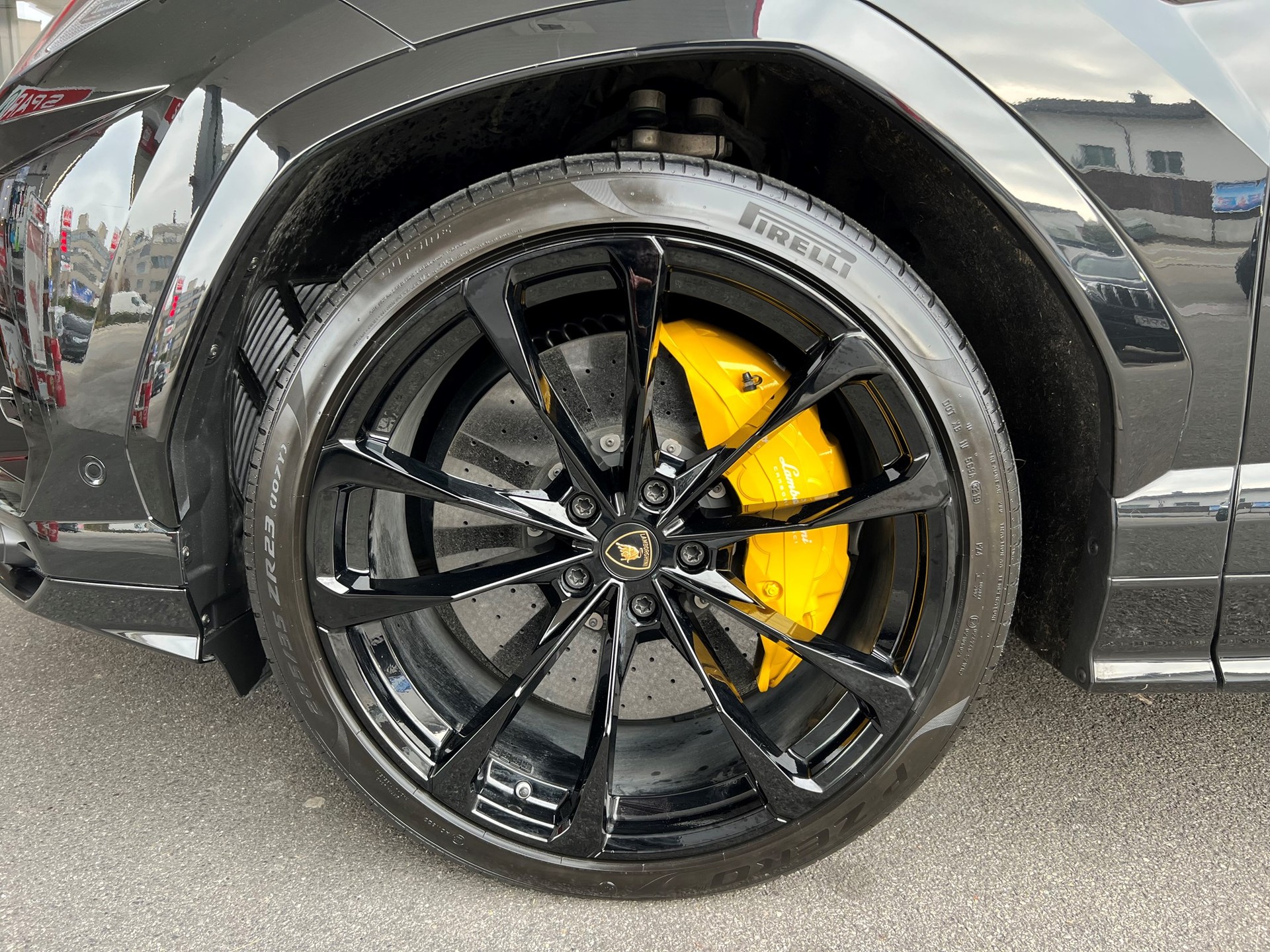LAMBORGHINI Urus E-Gear-image-24