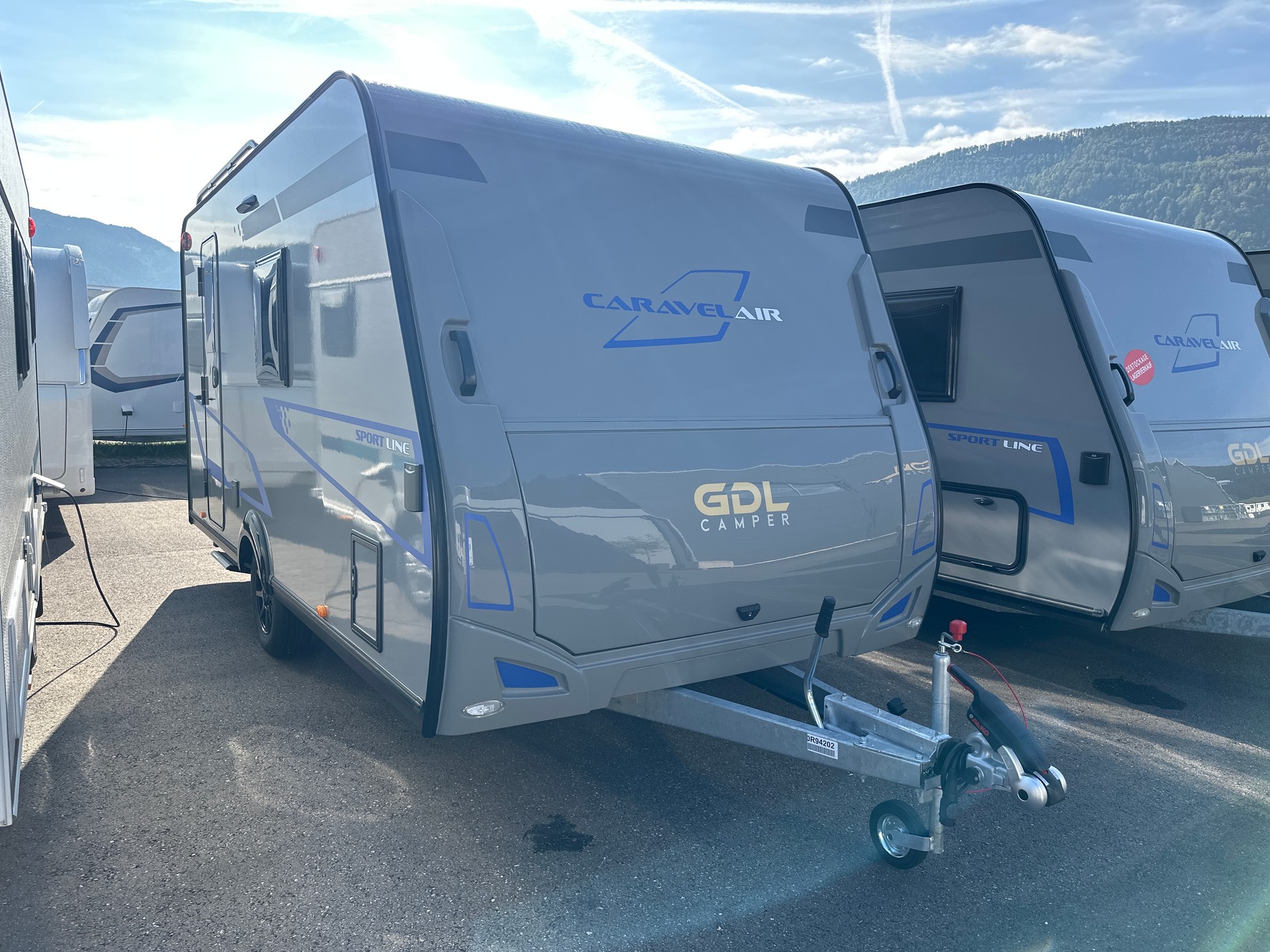 CARAVELAIR 410 Sport Line-image-0