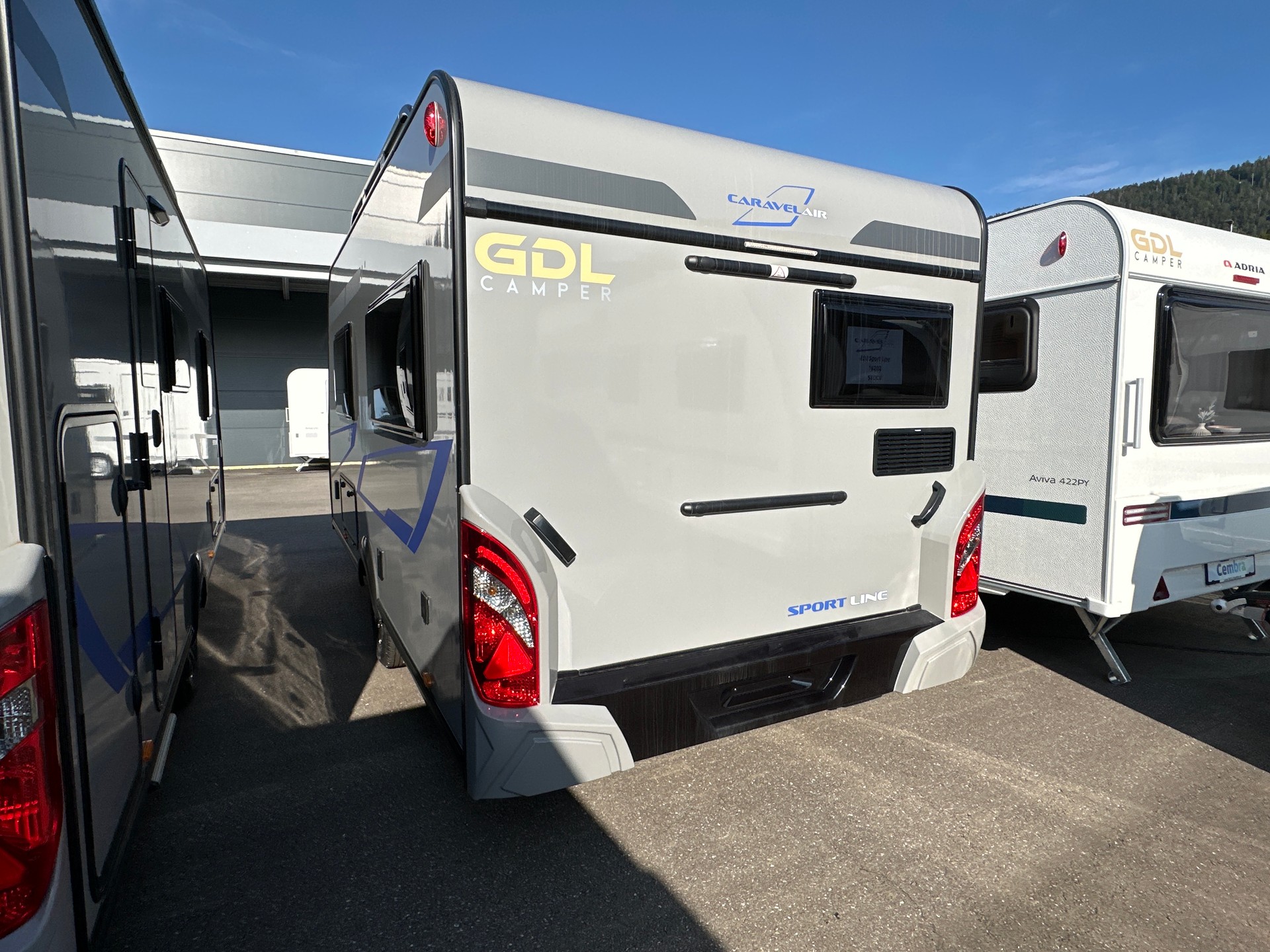 CARAVELAIR 410 Sport Line-image-2