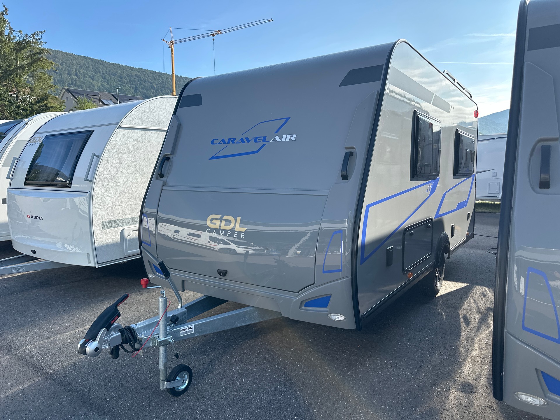 CARAVELAIR 410 Sport Line-image-3
