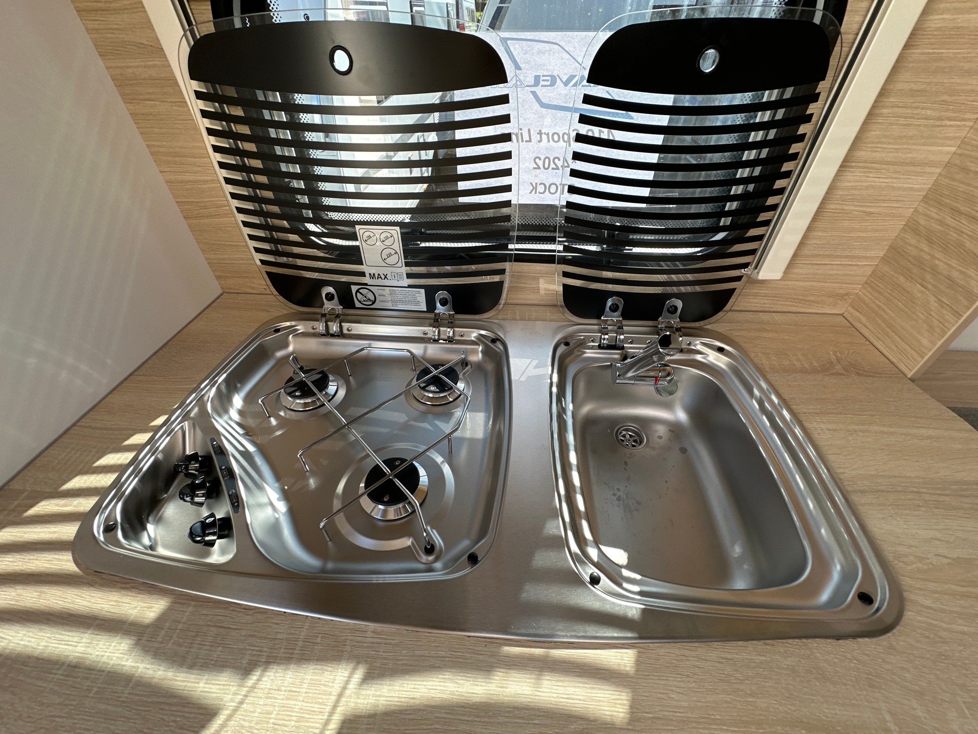 CARAVELAIR 410 Sport Line-image-13