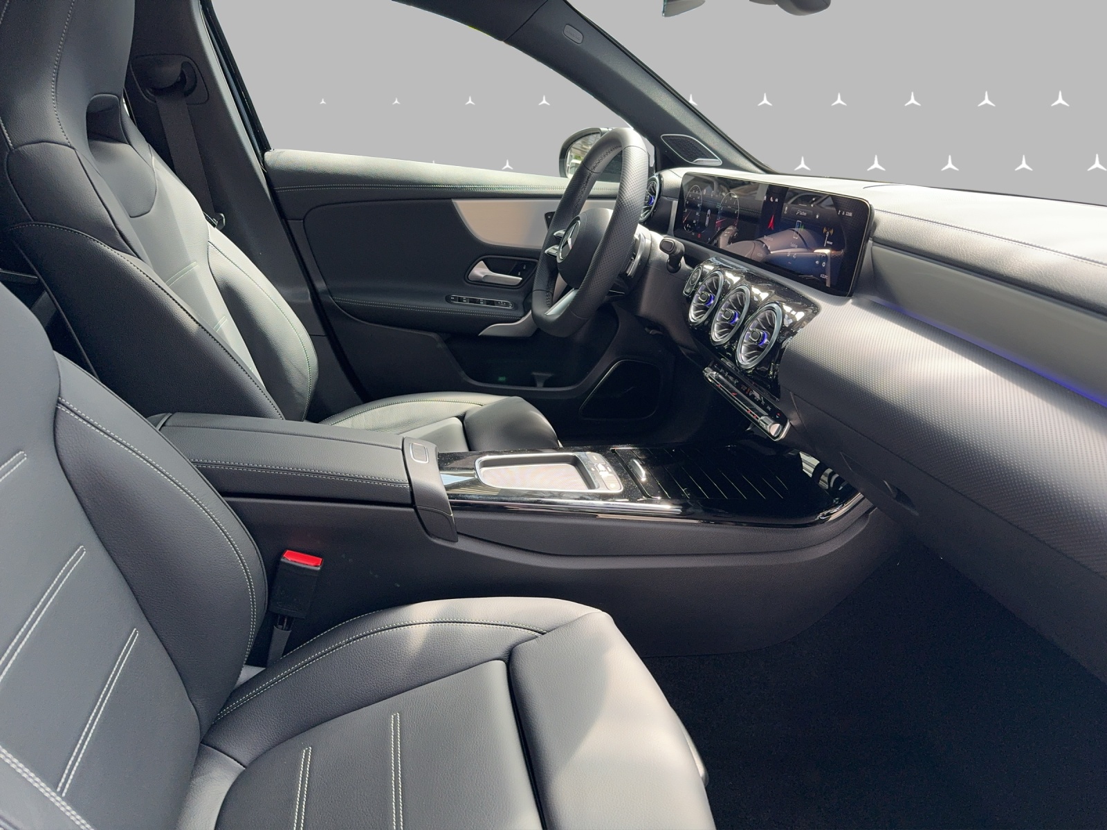 MERCEDES-BENZ A 250 4Matic 8G-DCT-image-11