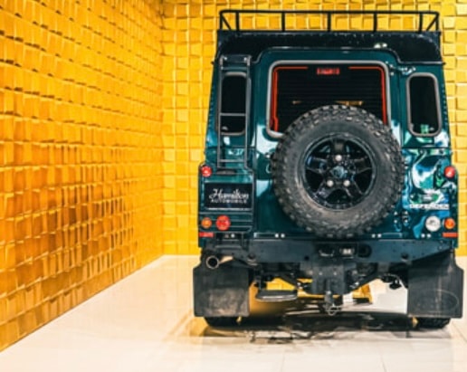 LAND ROVER Defender 110 2.2 TD4 Station Wagon SE-image-3
