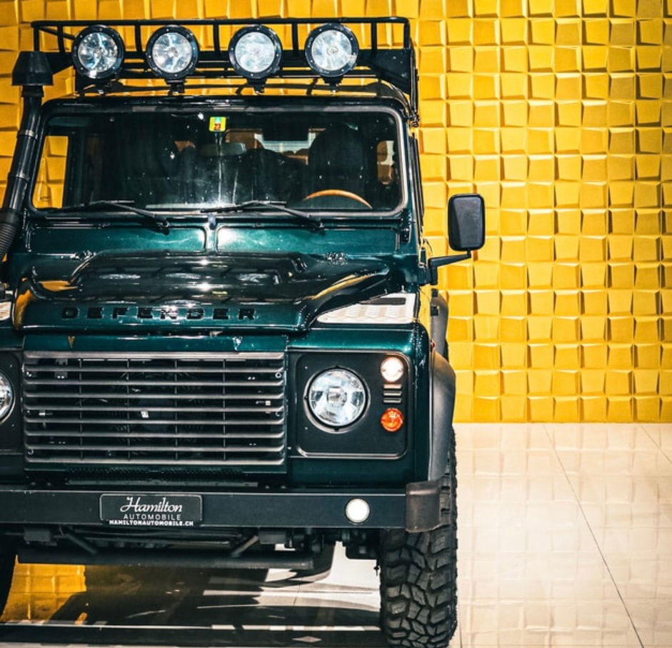 LAND ROVER Defender 110 2.2 TD4 Station Wagon SE-image-2