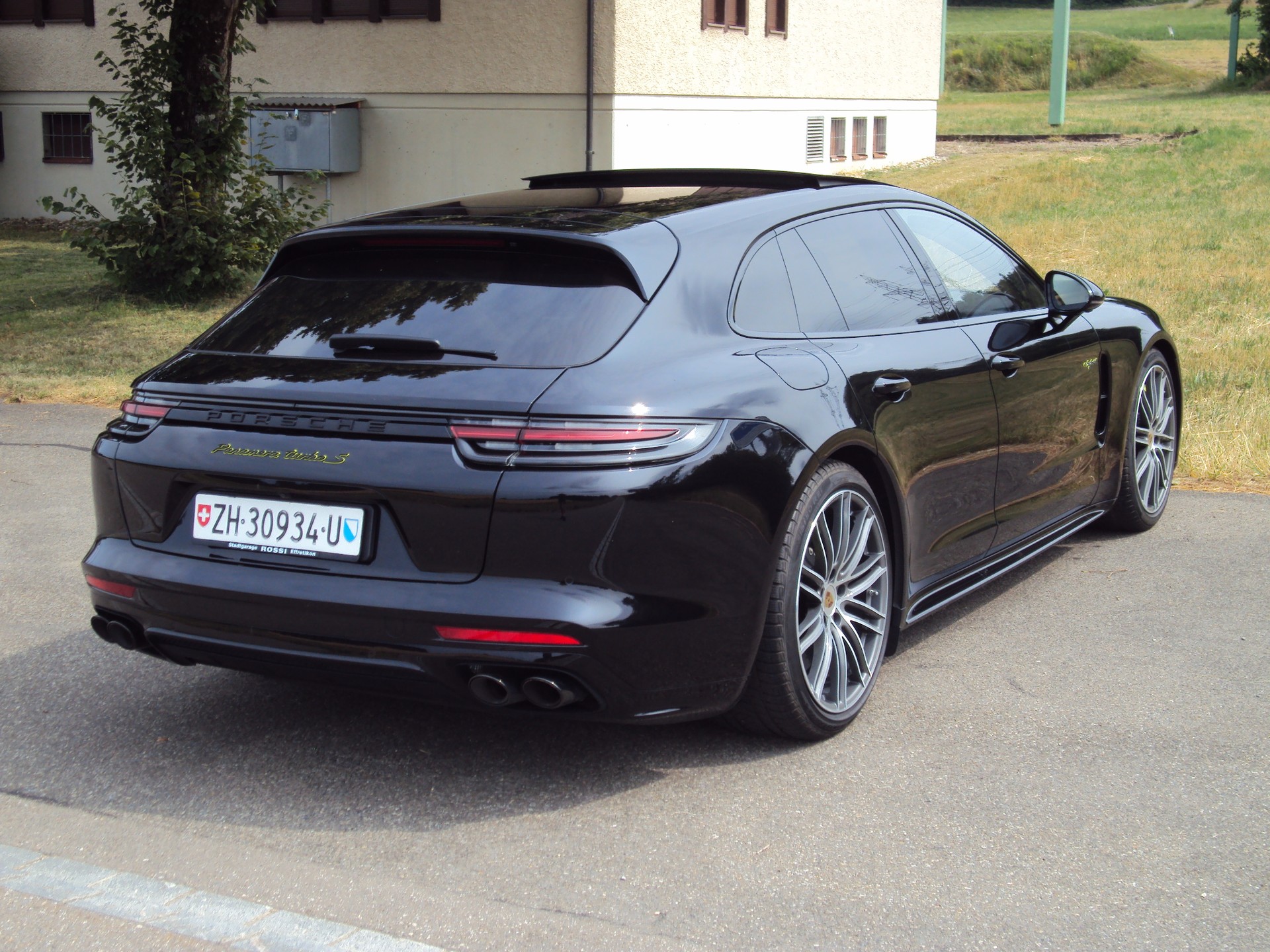 PORSCHE Panamera Turbo S E-Hybrid Sport Turismo PDK-image-4