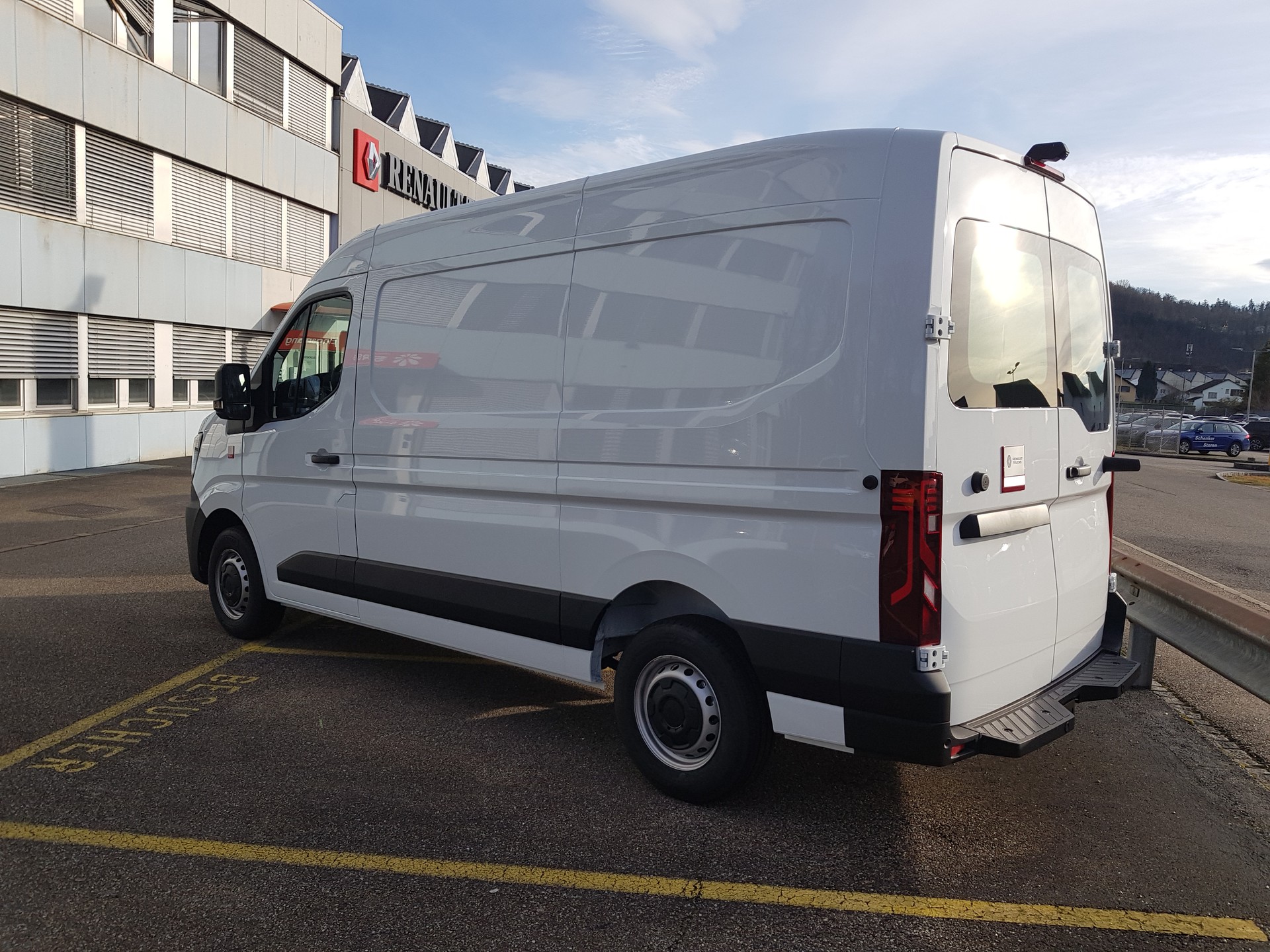 RENAULT Master Red Edition Limited VAN L2H2-image-3