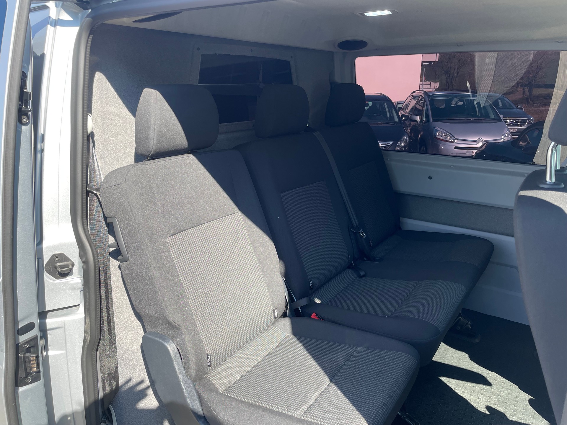 VW T6.1 2.0 TDI A-image-17