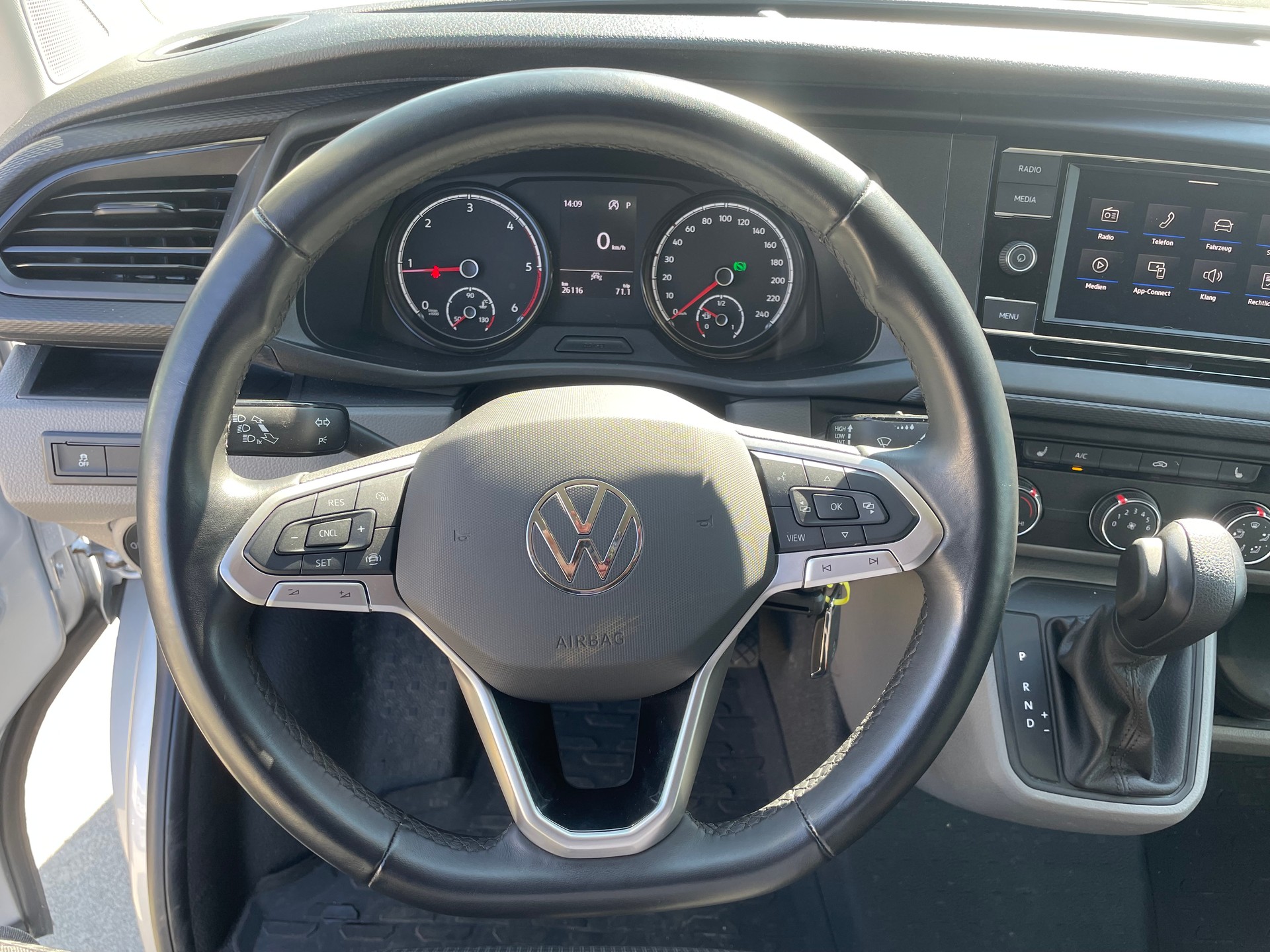 VW T6.1 2.0 TDI A-image-12