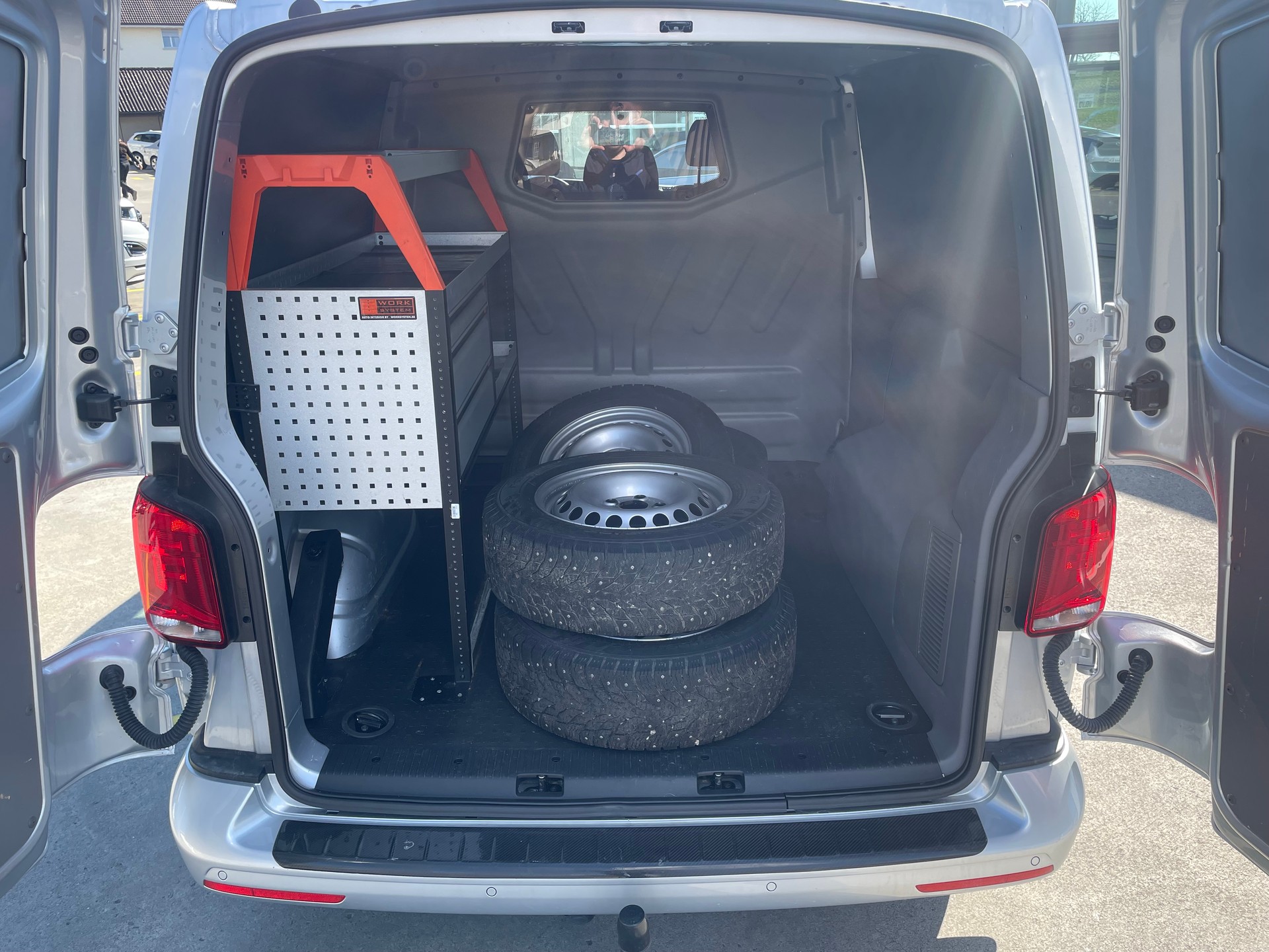 VW T6.1 2.0 TDI A-image-18
