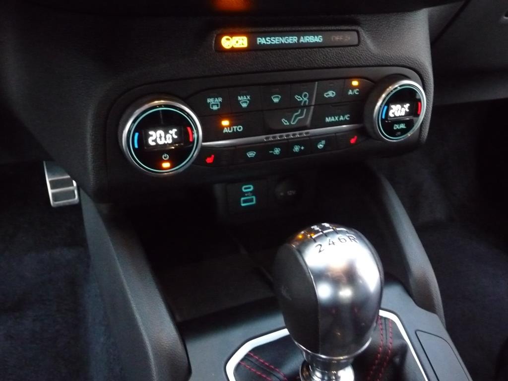 FORD Focus 1.0 MHEV ST-Line Style-image-7