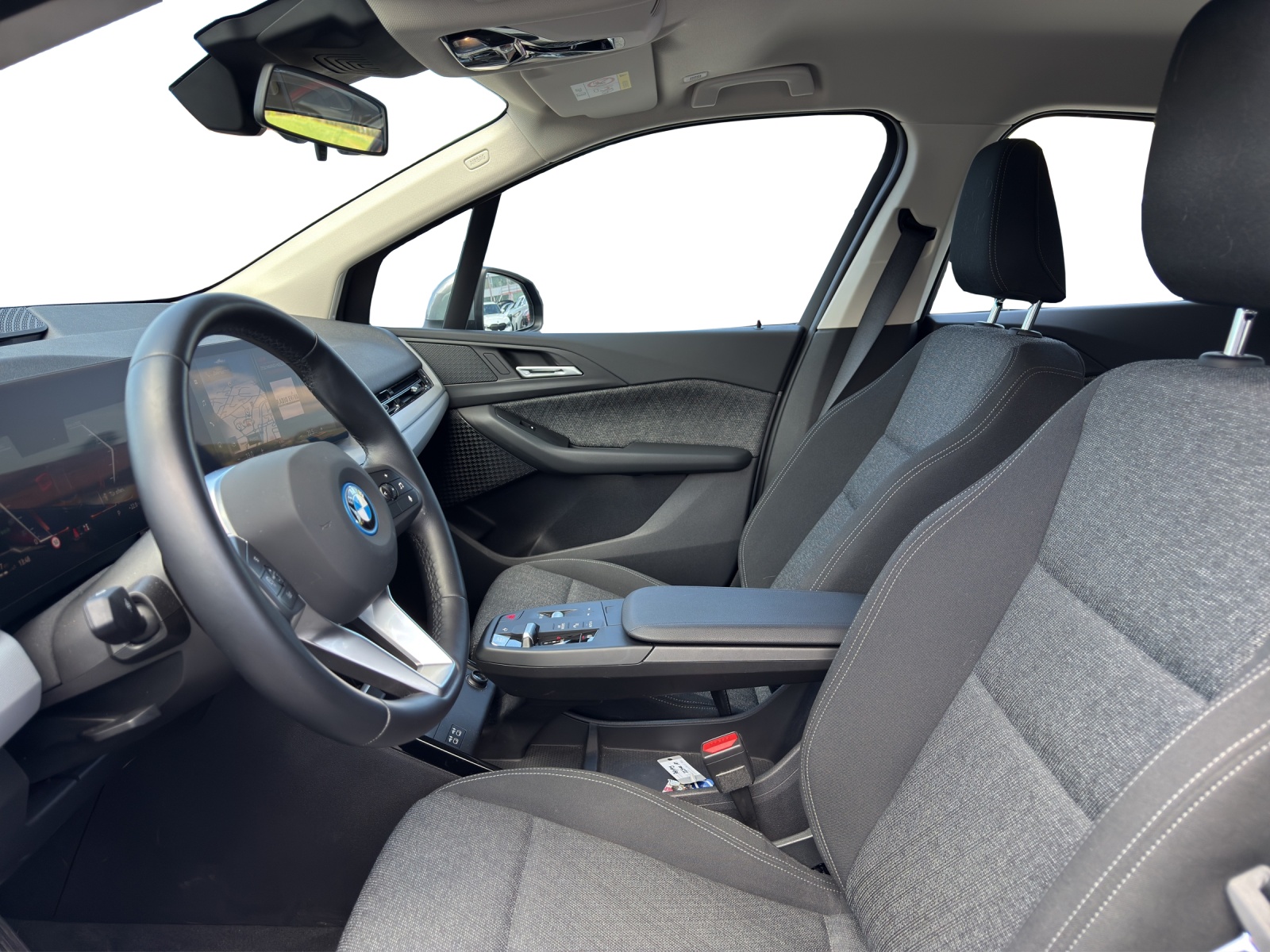 BMW 225e xDrive Active Tourer-image-8